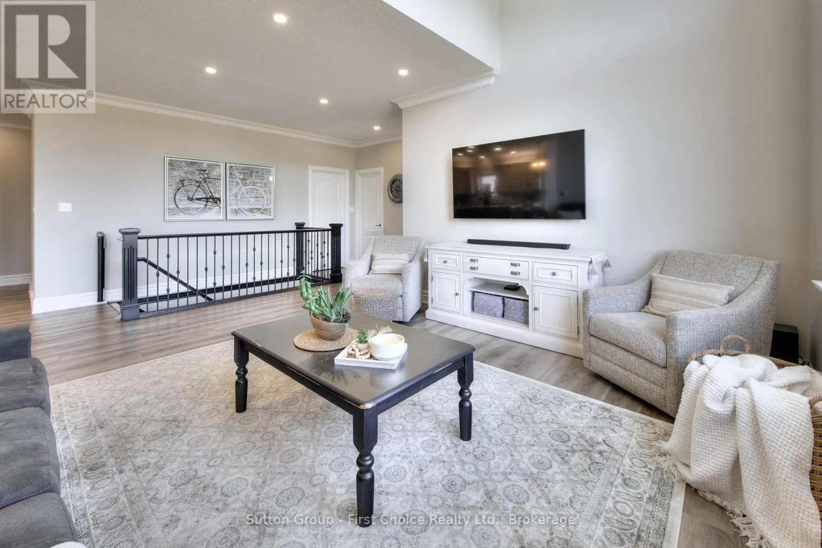 211 SUNSET DRIVE
