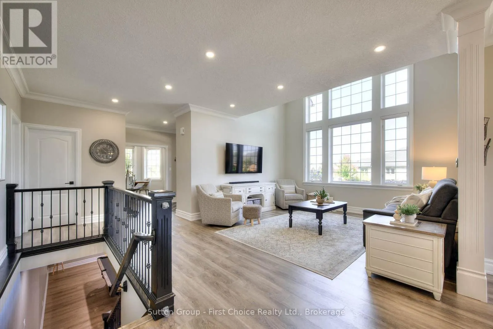 211 SUNSET DRIVE