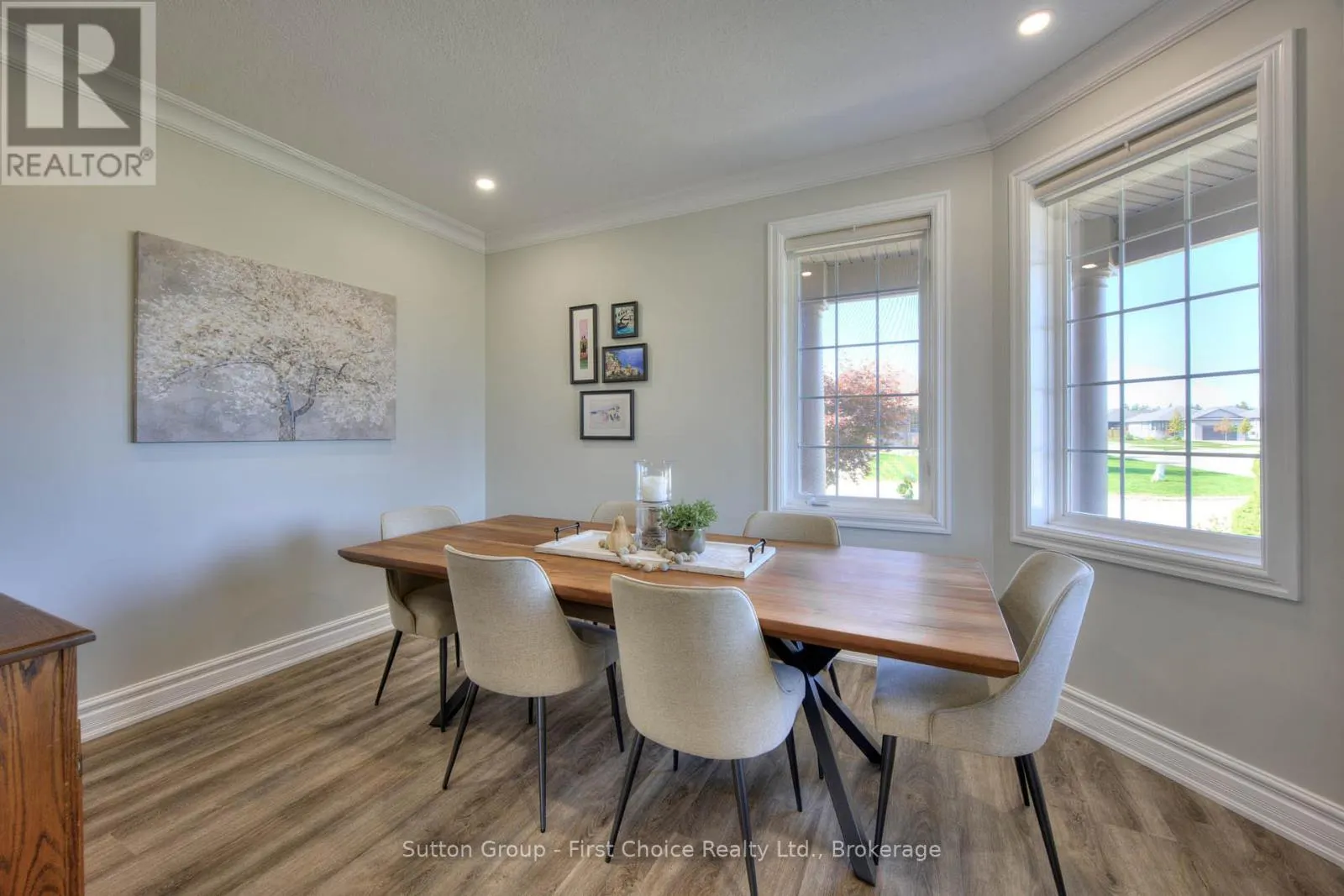 211 SUNSET DRIVE