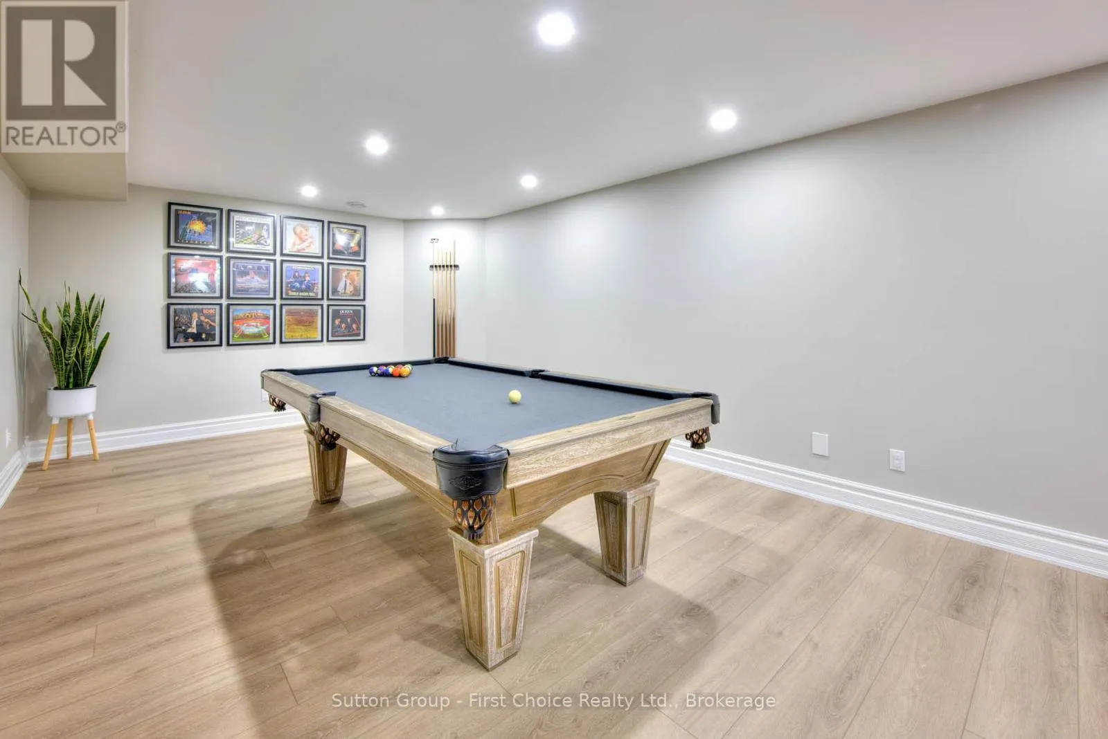 211 SUNSET DRIVE