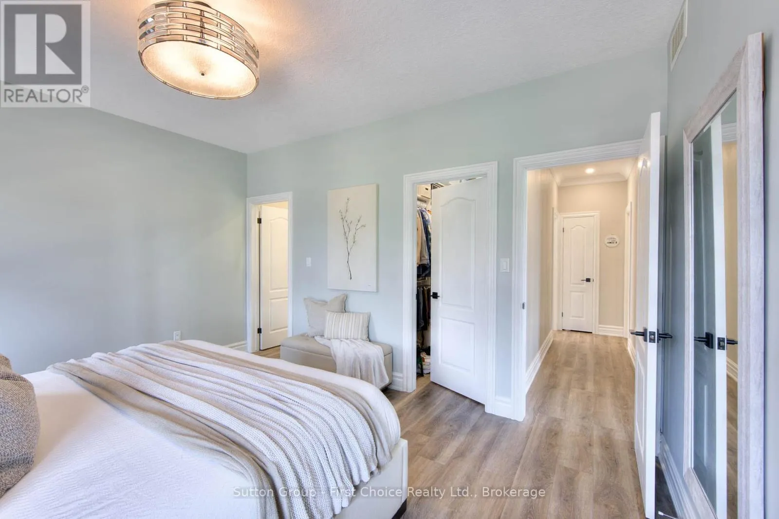 211 SUNSET DRIVE