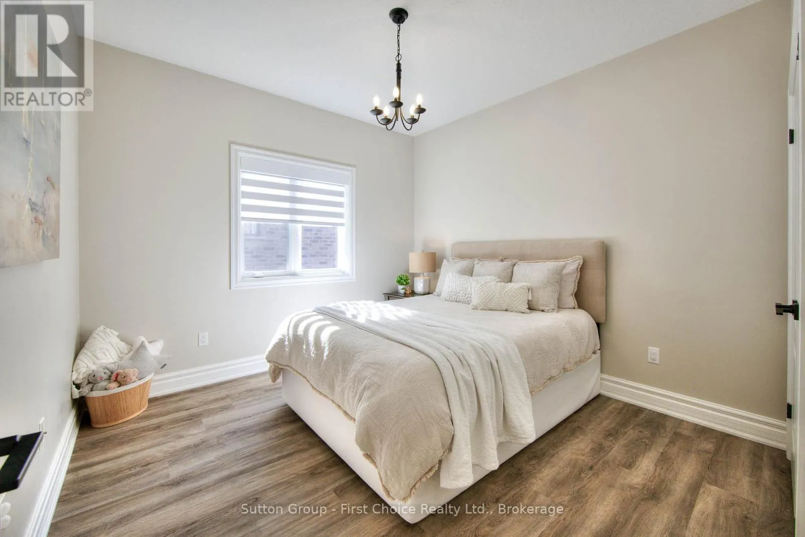 211 SUNSET DRIVE