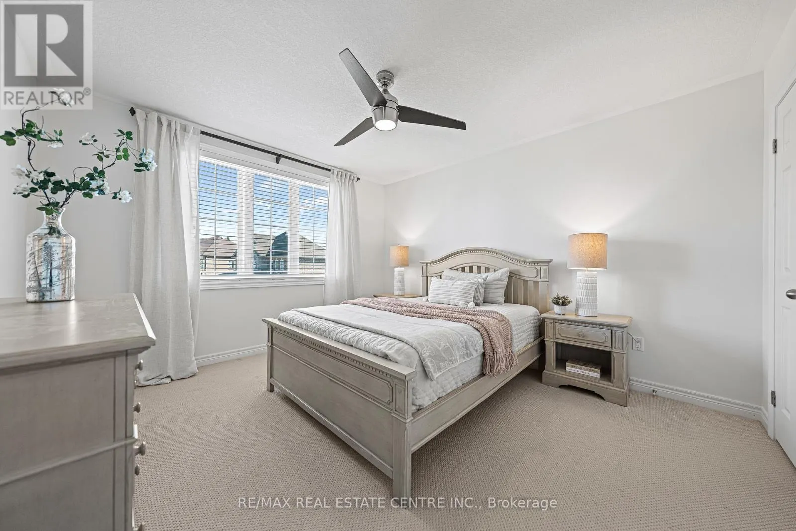 917 FUNG PLACE