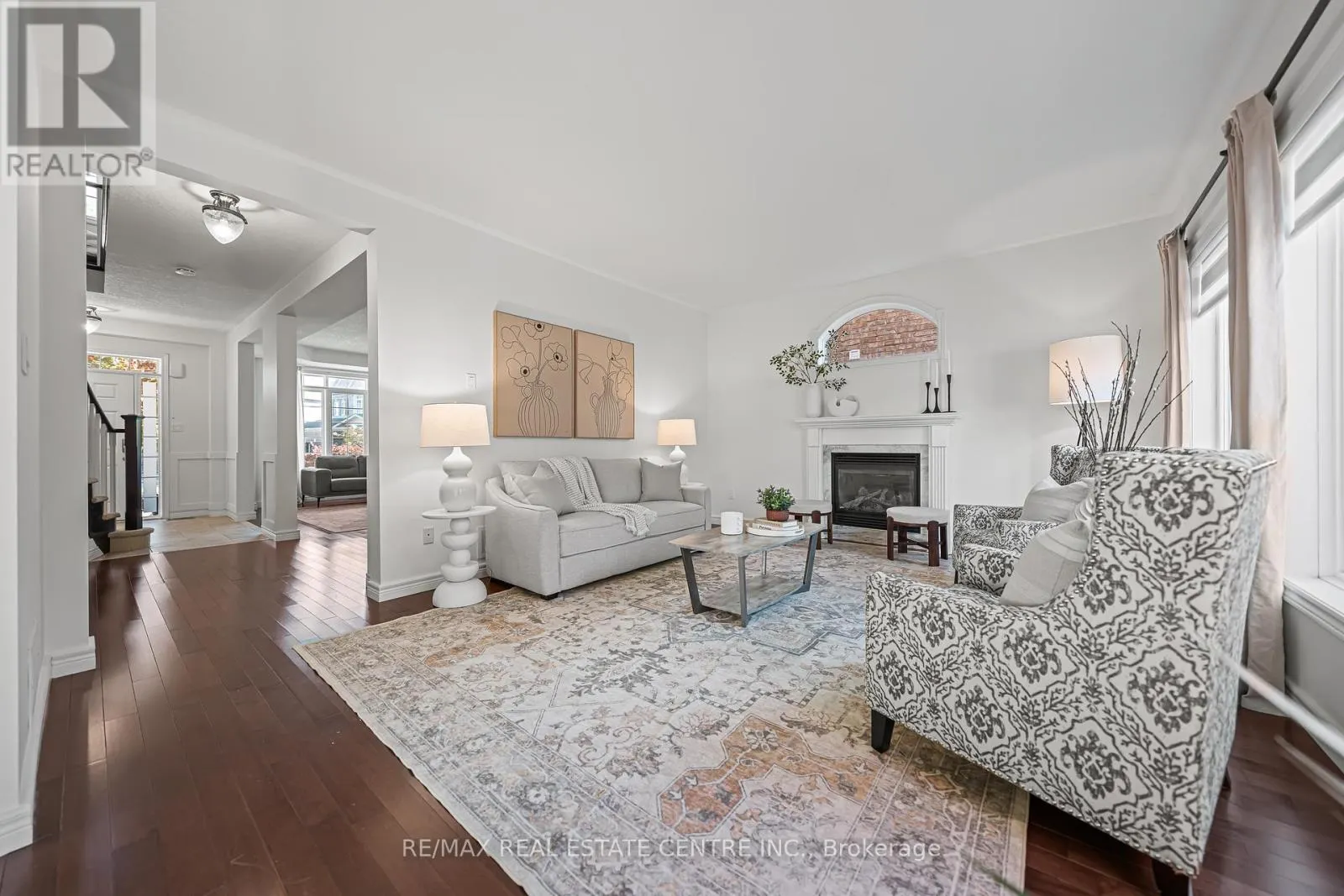 917 FUNG PLACE