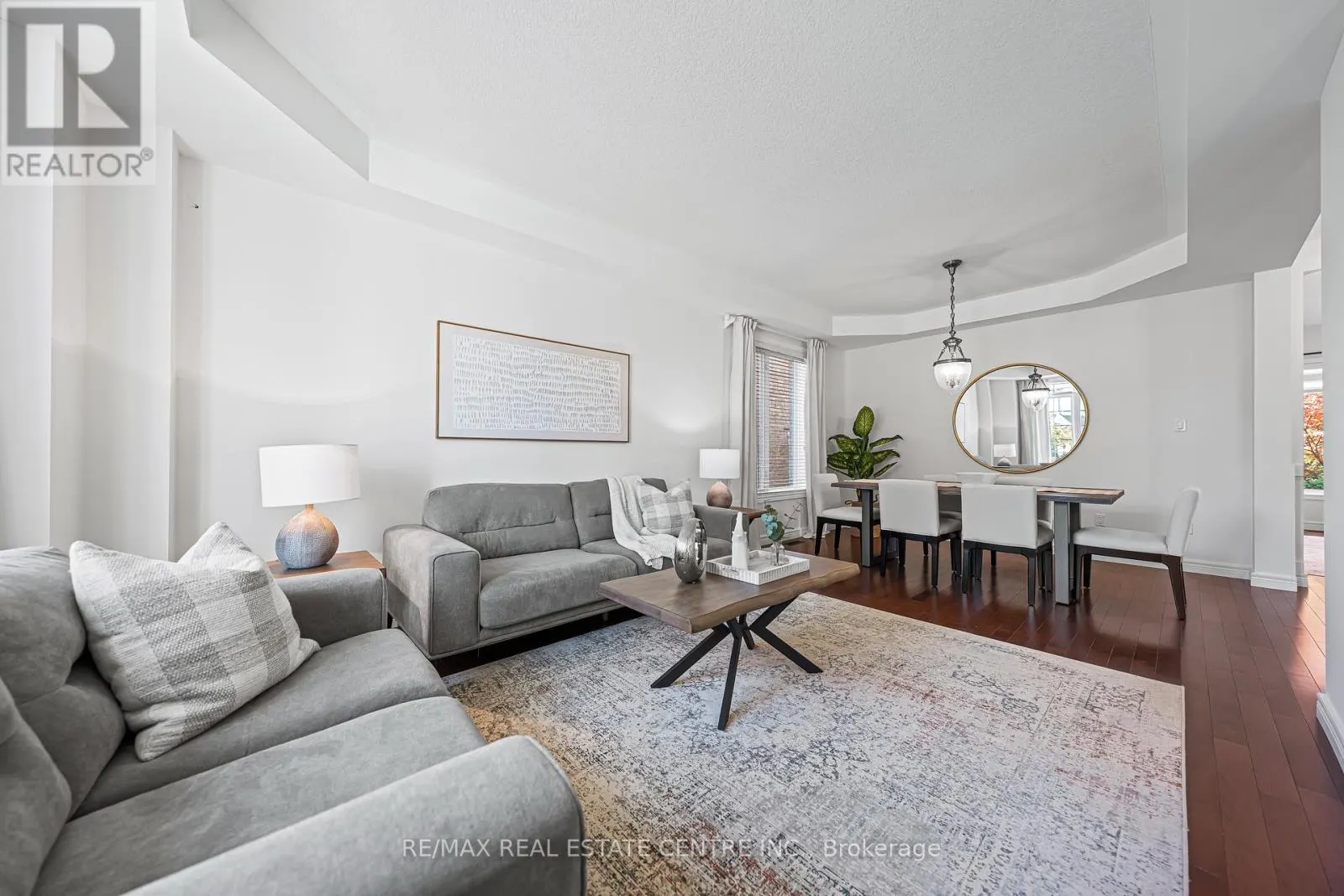 917 FUNG PLACE