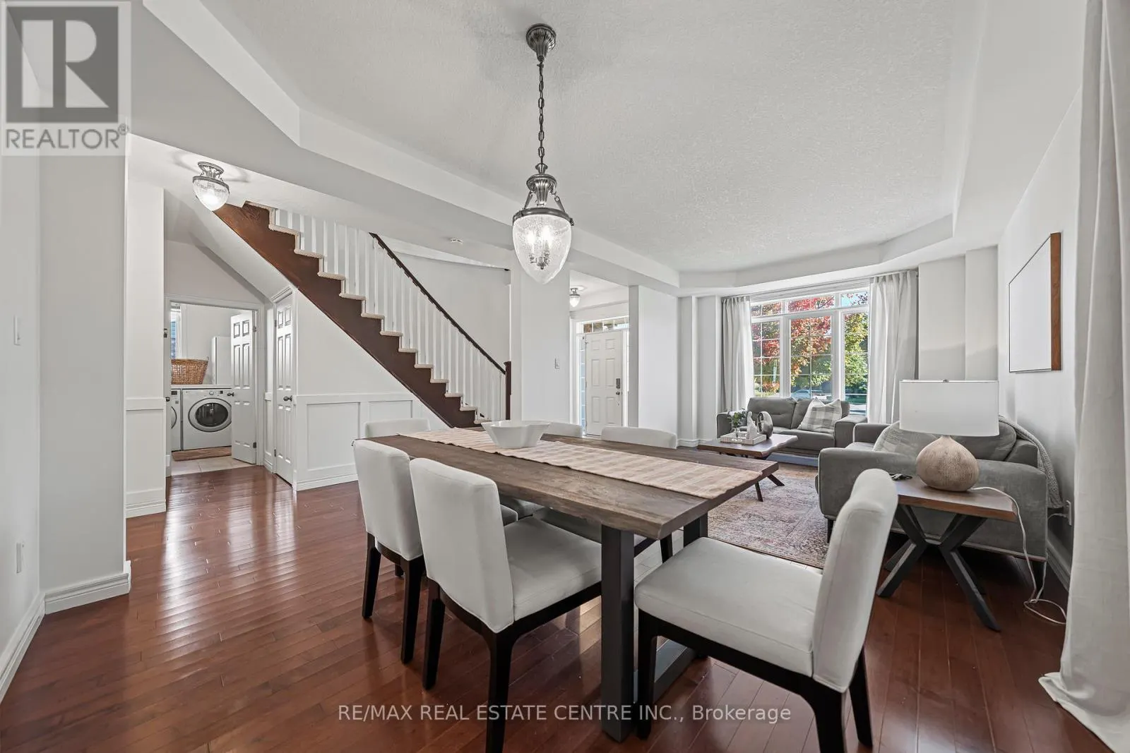 917 FUNG PLACE