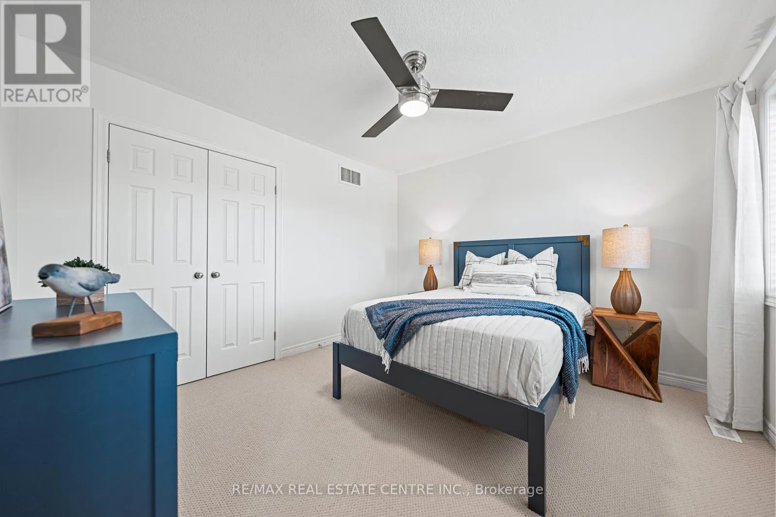 917 FUNG PLACE