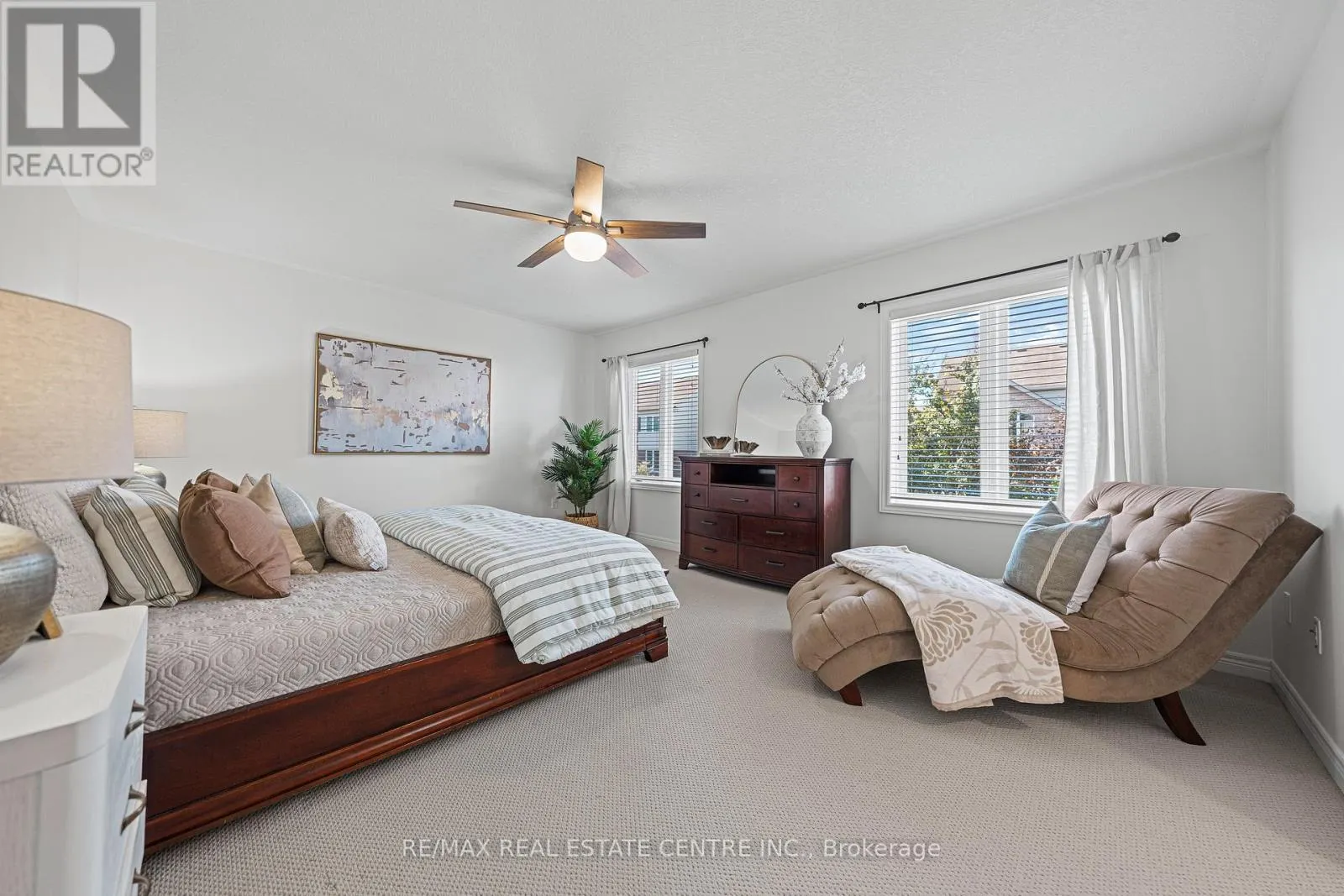 917 FUNG PLACE