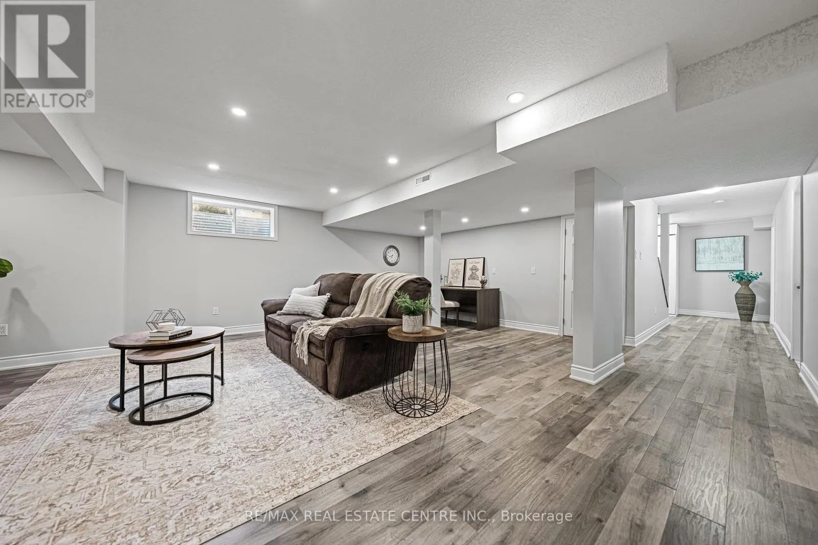 917 FUNG PLACE