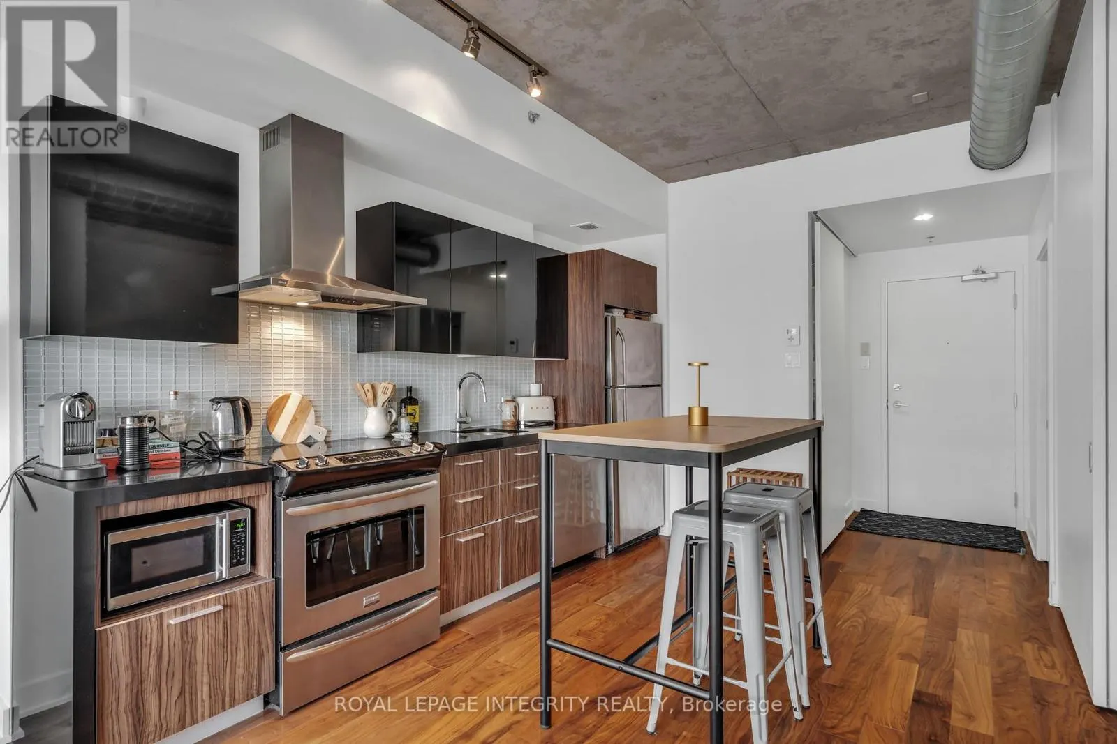 610 - 360 MCLEOD STREET