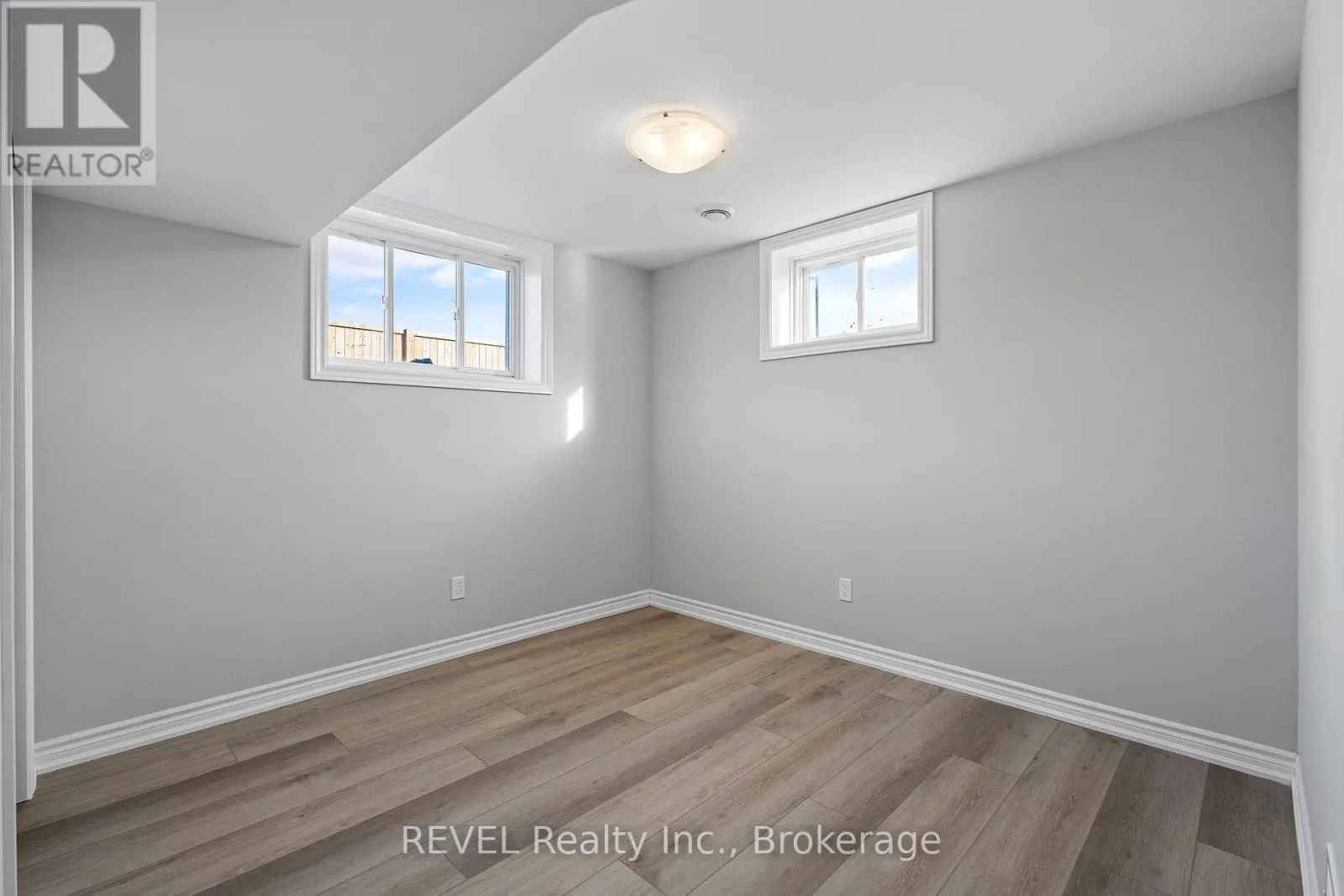210 WELLANDVALE DRIVE