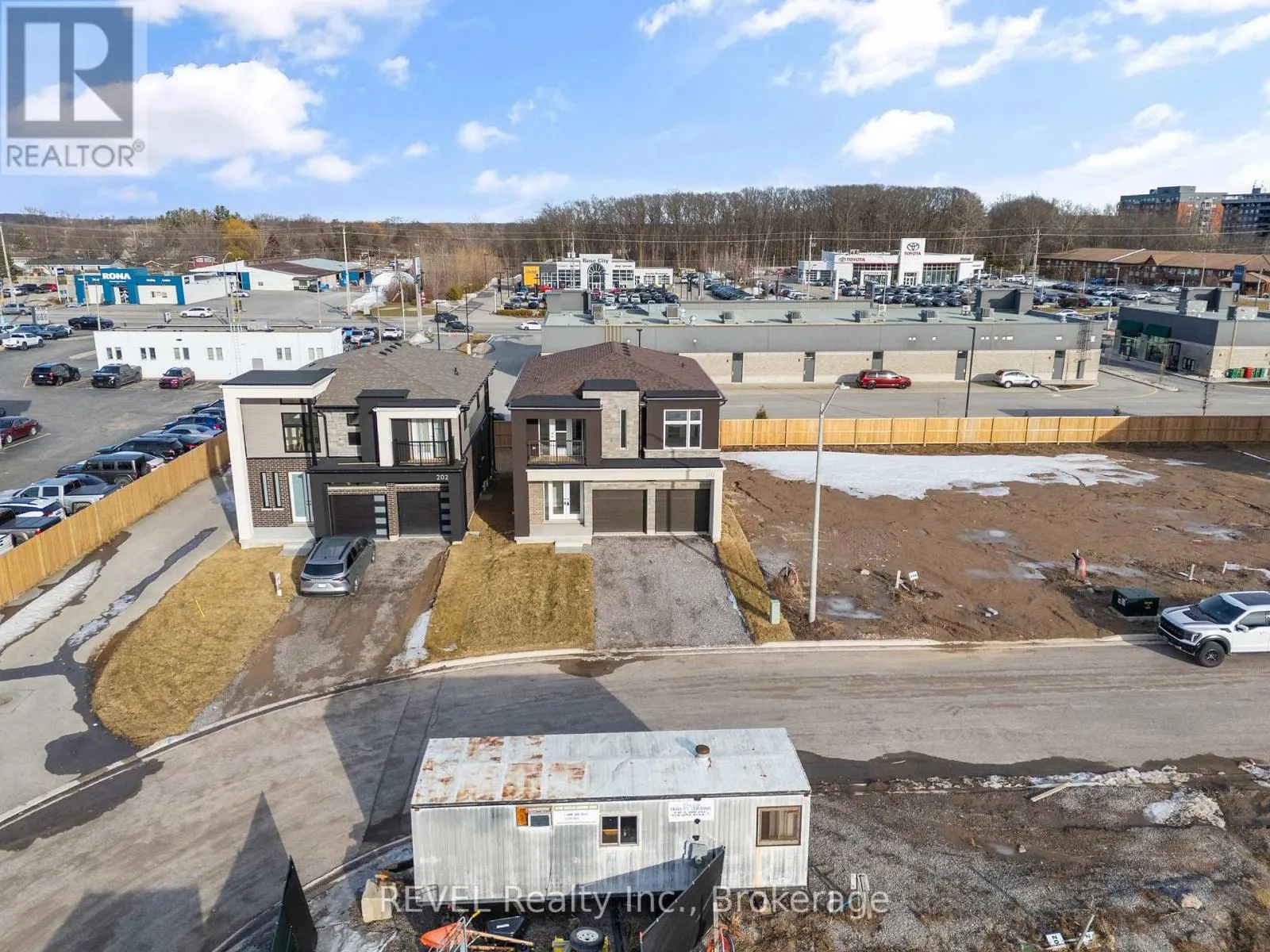 210 WELLANDVALE DRIVE