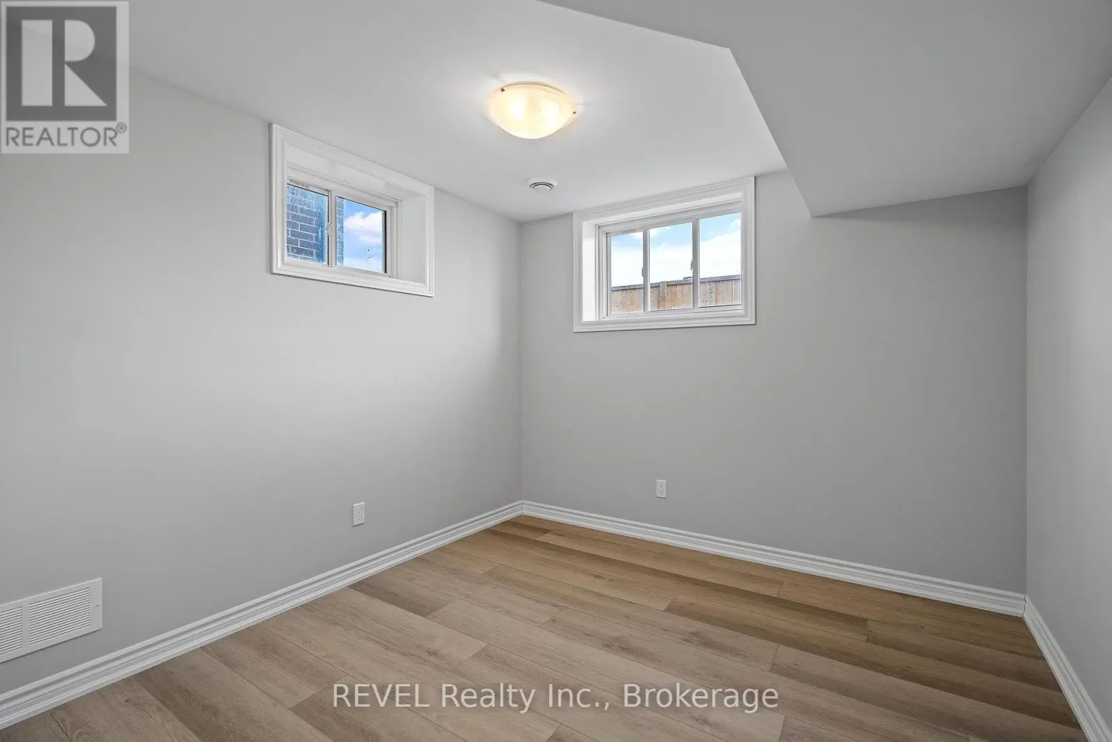 210 WELLANDVALE DRIVE