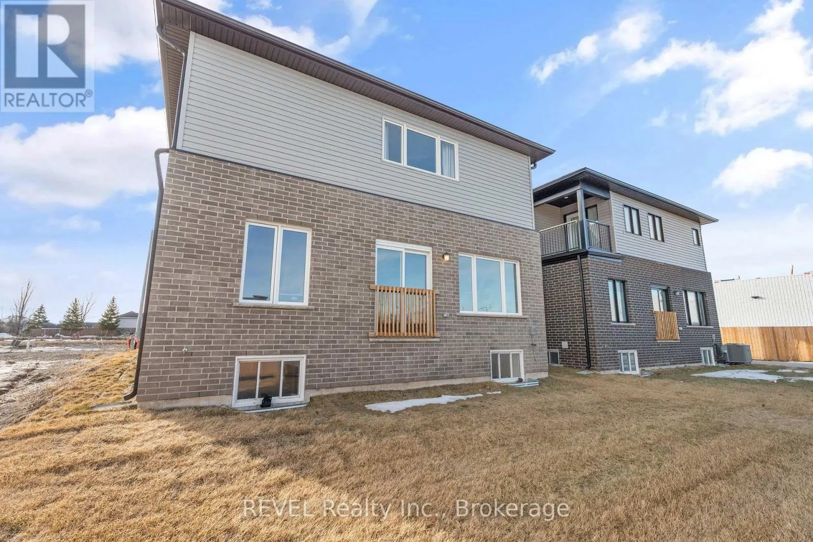 210 WELLANDVALE DRIVE