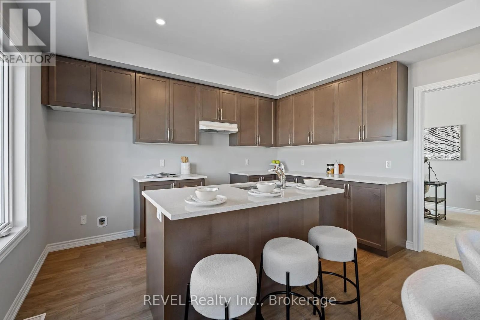 210 WELLANDVALE DRIVE