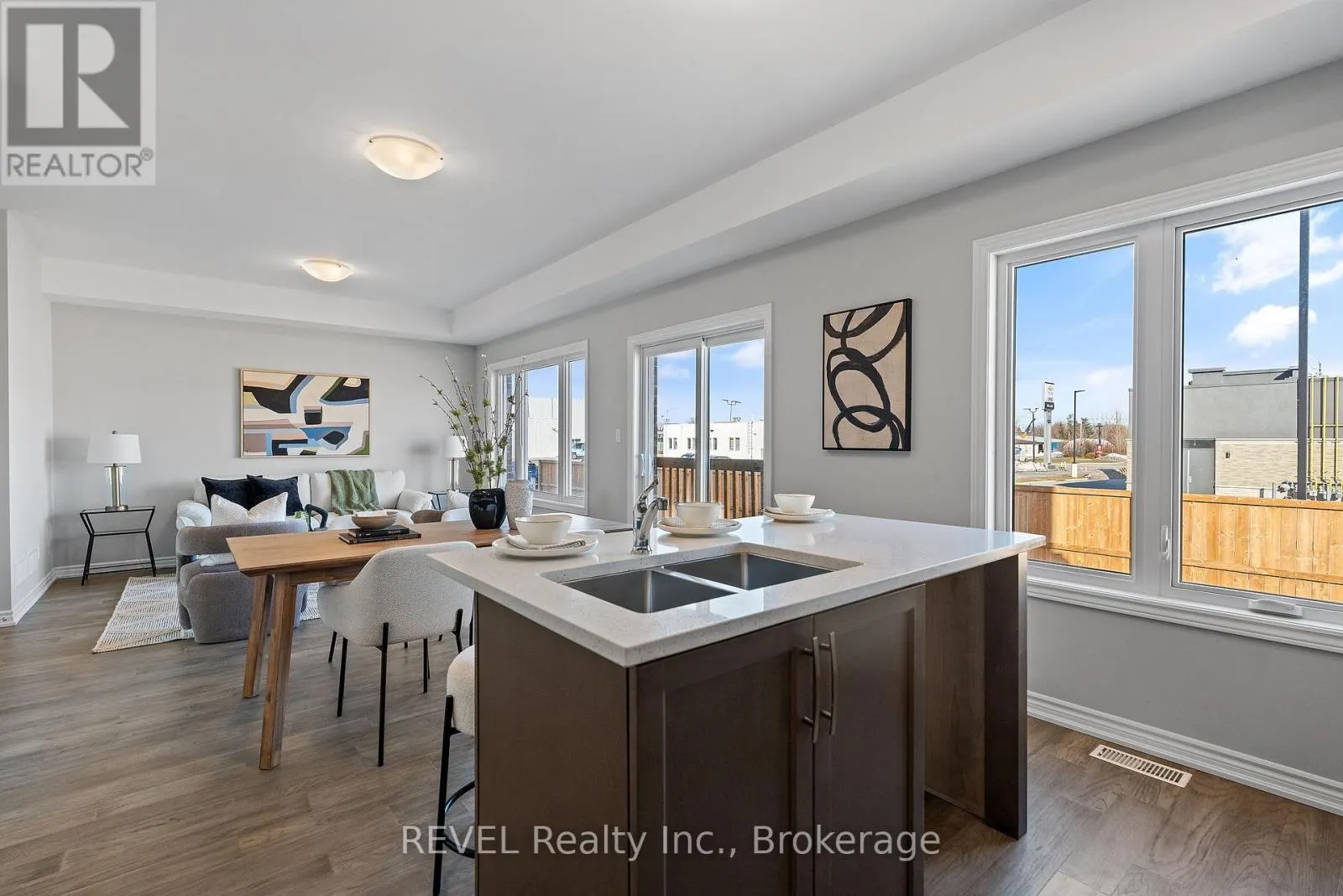 210 WELLANDVALE DRIVE