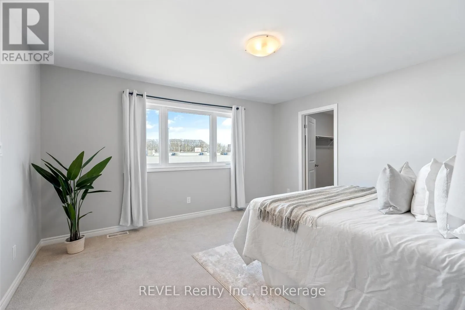 210 WELLANDVALE DRIVE