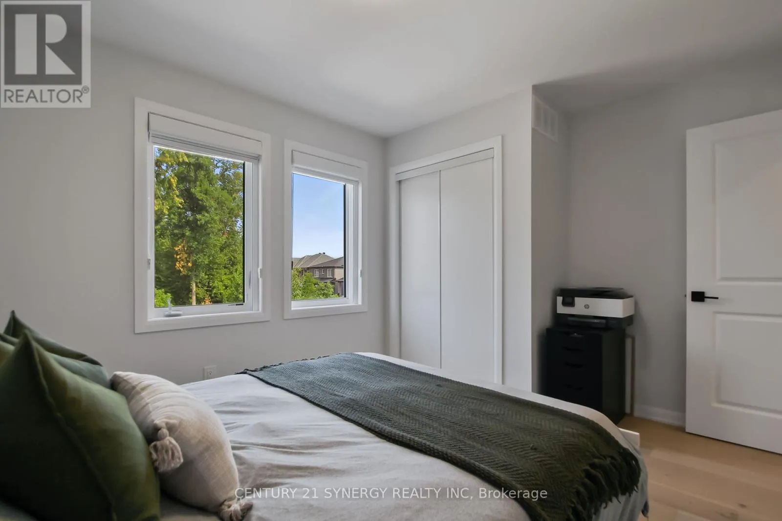 2104 CALTRA CRESCENT