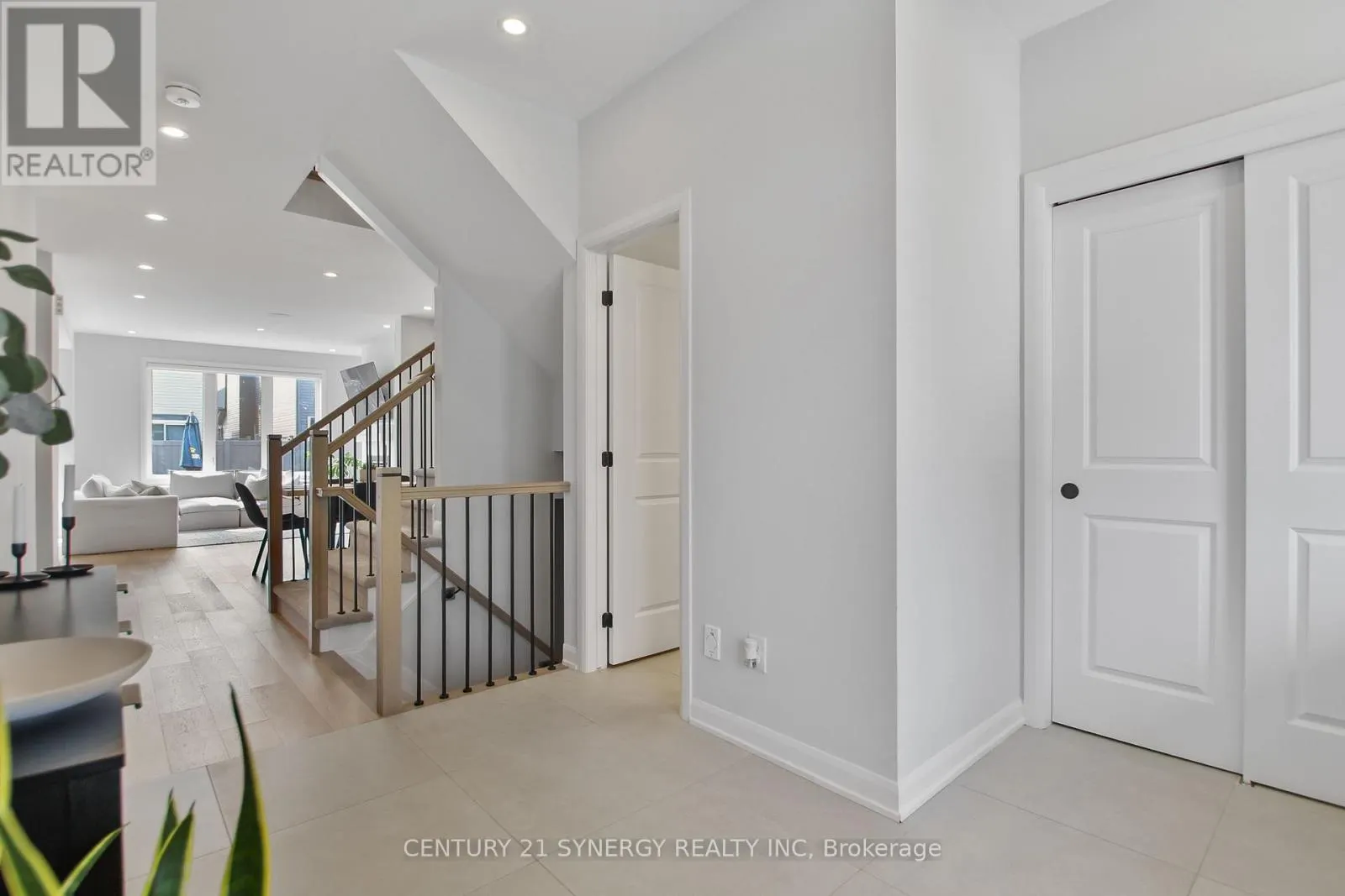 2104 CALTRA CRESCENT