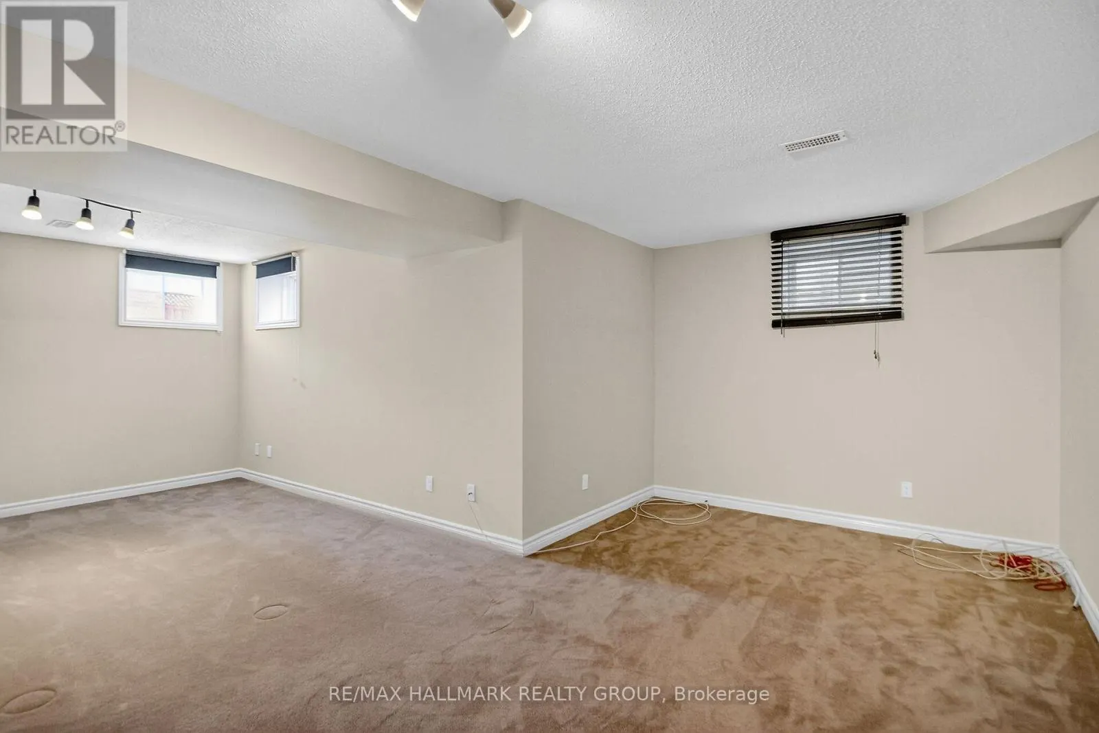 272 BROXBURN CRESCENT