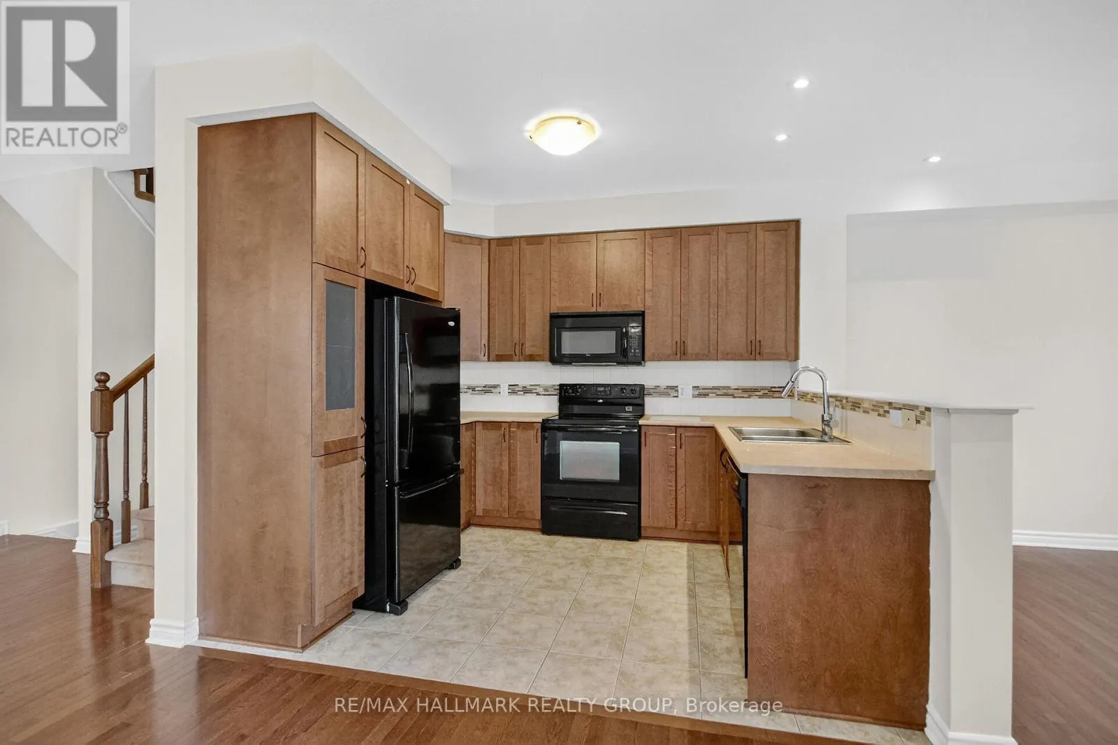 272 BROXBURN CRESCENT