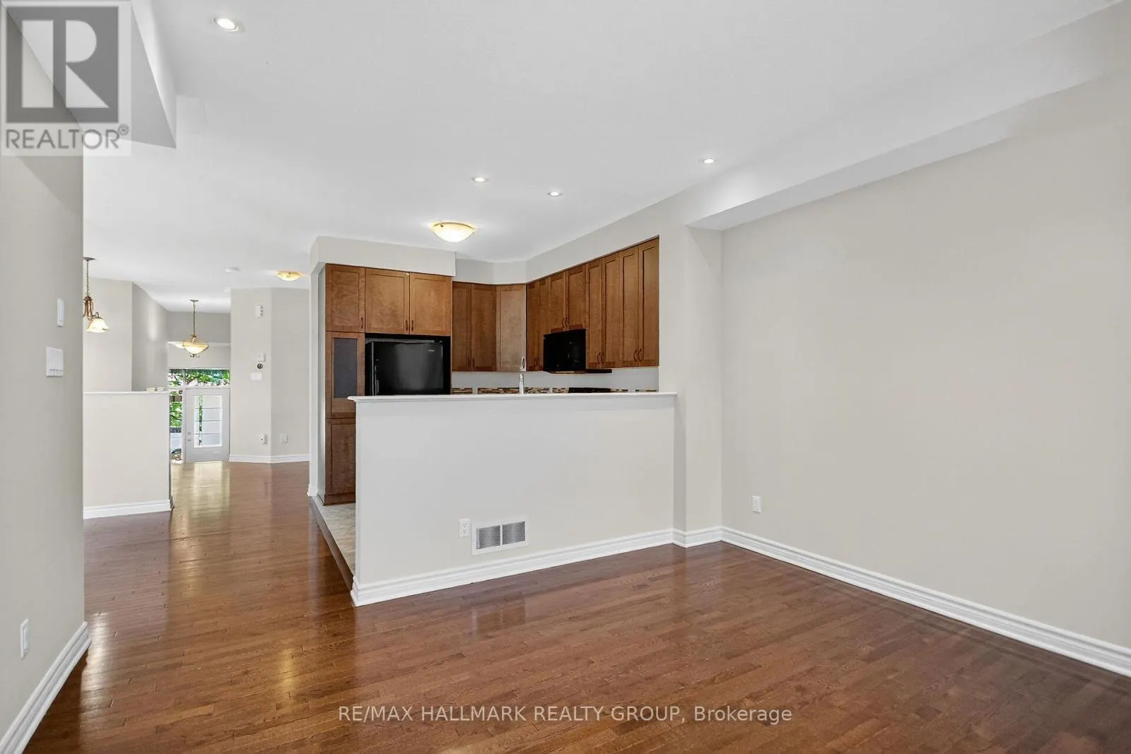272 BROXBURN CRESCENT