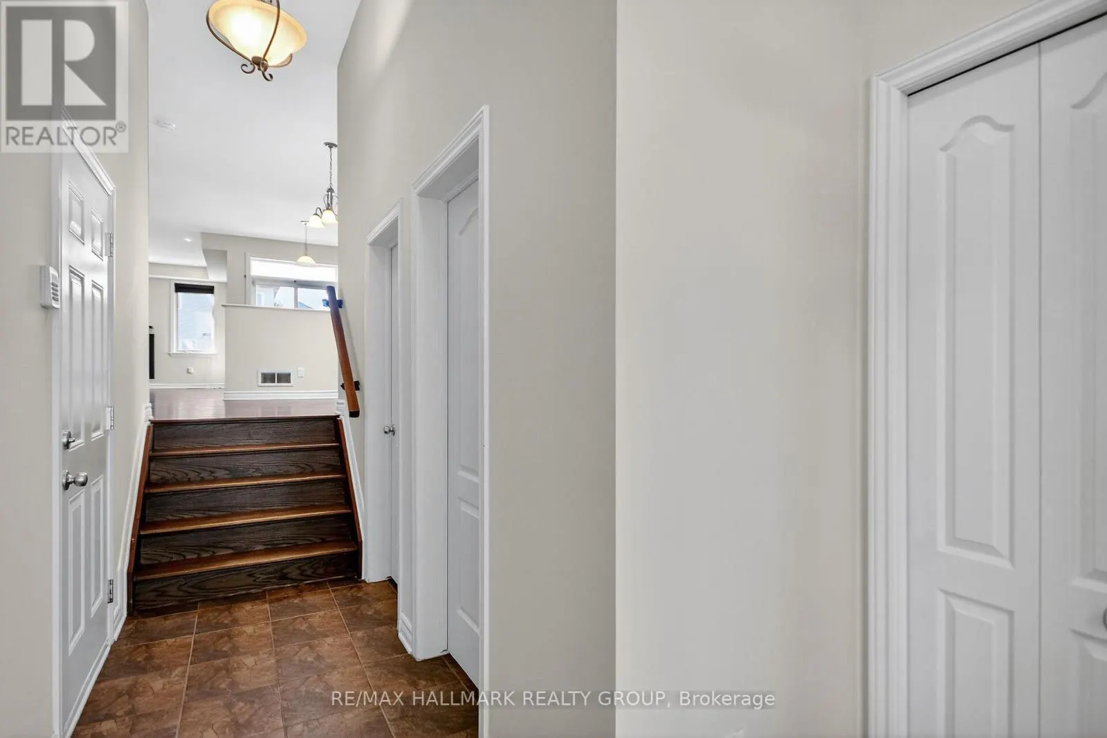 272 BROXBURN CRESCENT