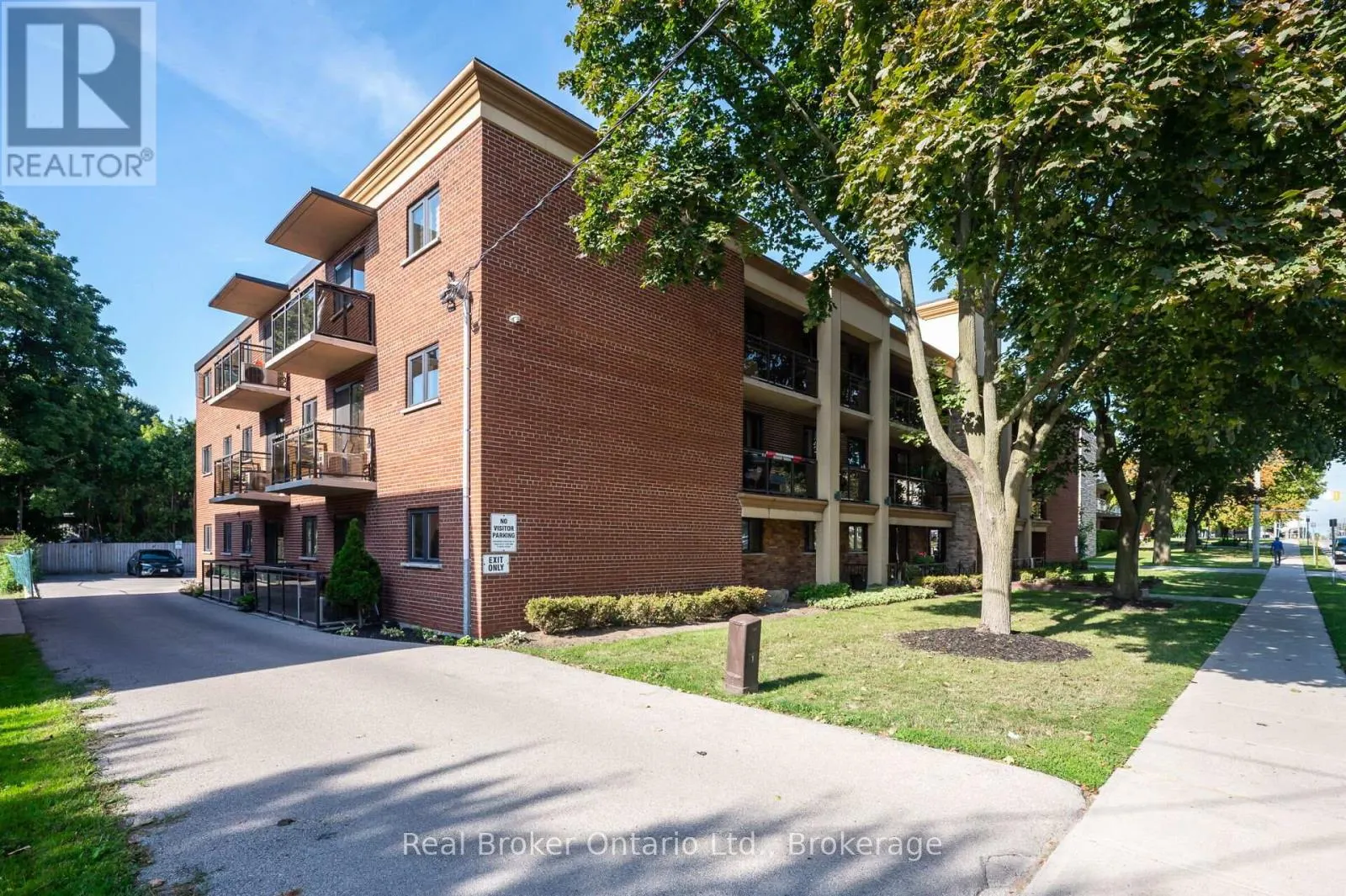 303 - 1212 FENNELL AVENUE E, #303
