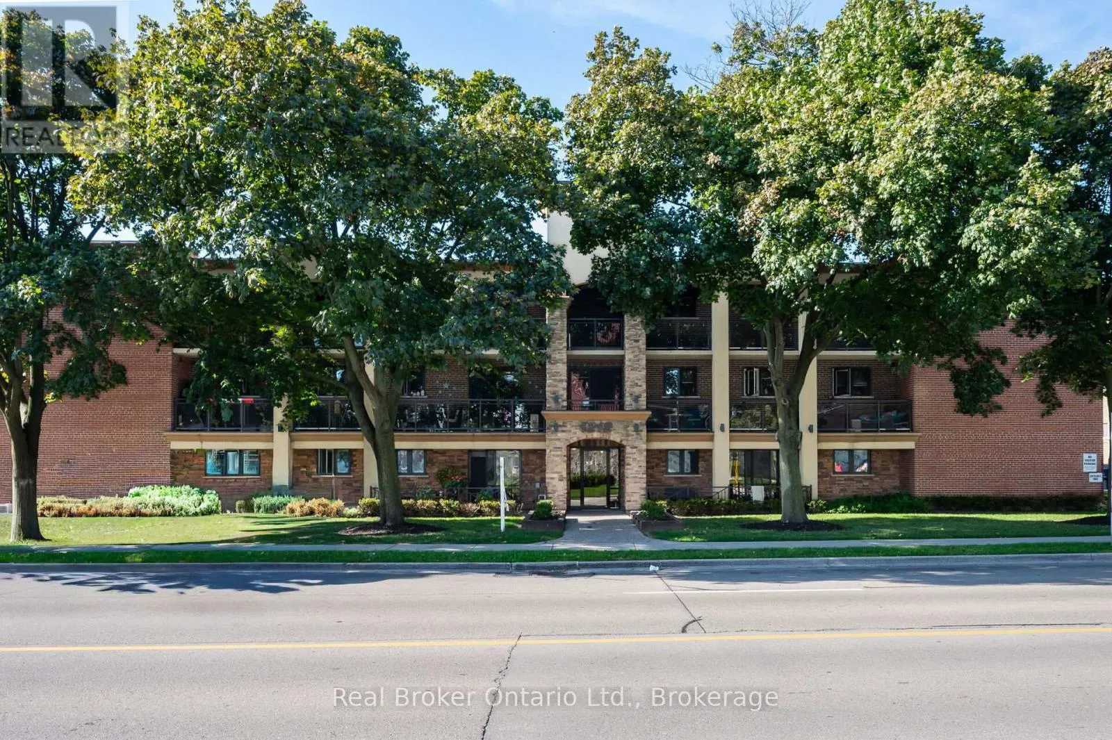 303 - 1212 FENNELL AVENUE E, #303