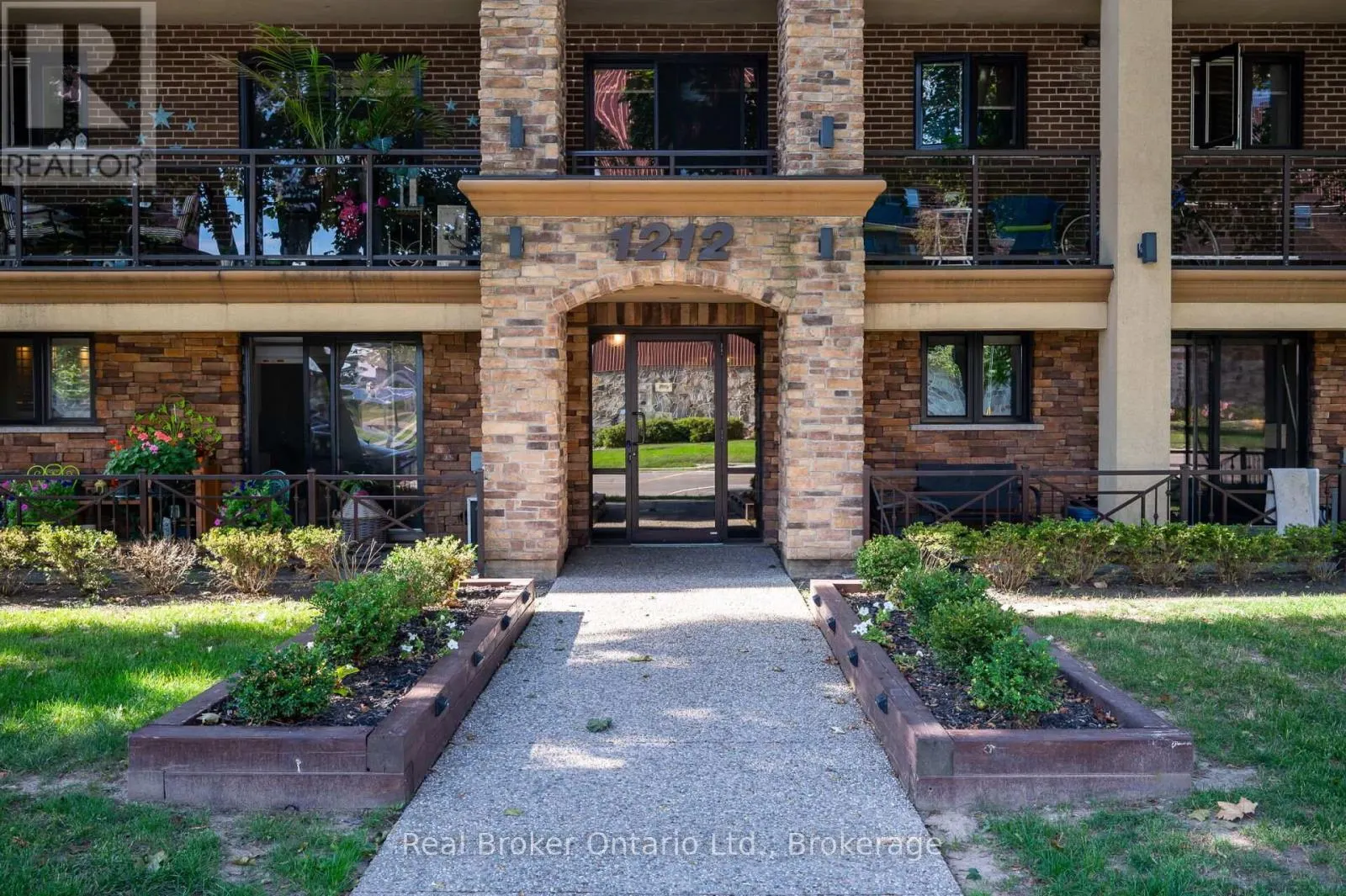 303 - 1212 FENNELL AVENUE E, #303
