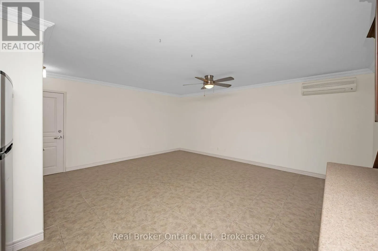 303 - 1212 FENNELL AVENUE E, #303