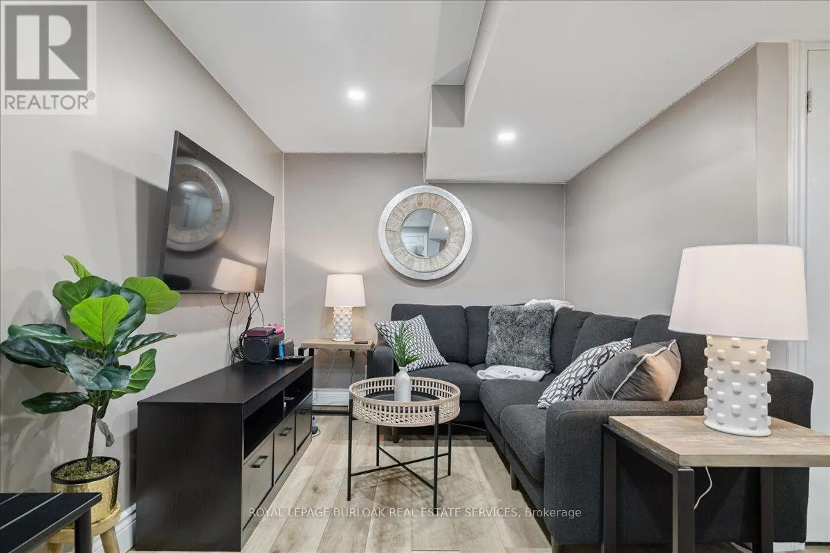 44 SUNVALE PLACE