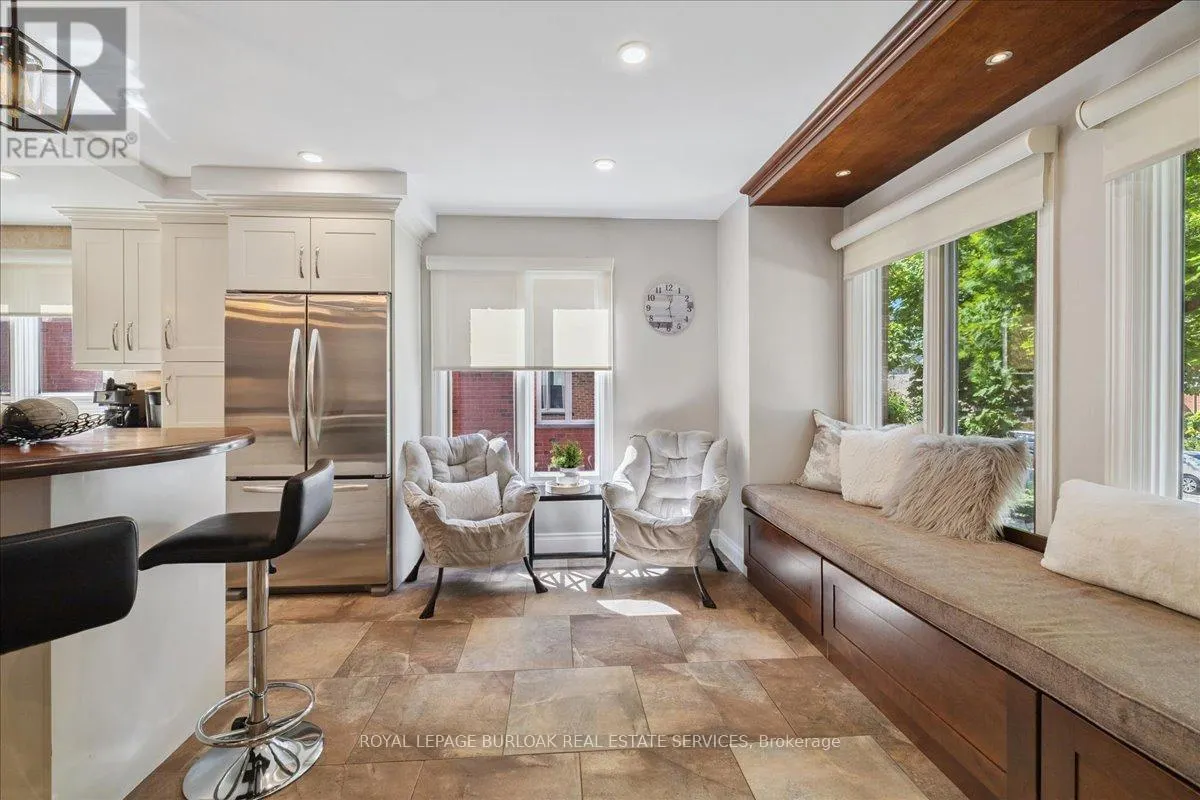 44 SUNVALE PLACE