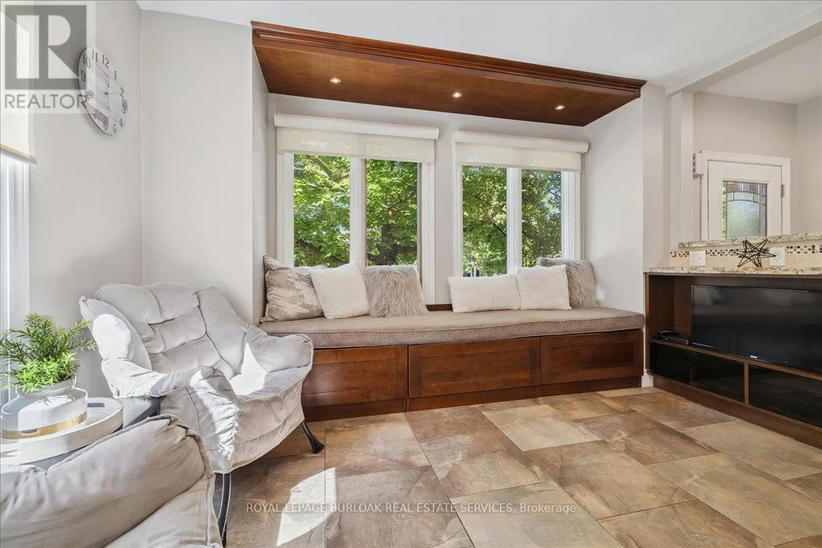 44 SUNVALE PLACE