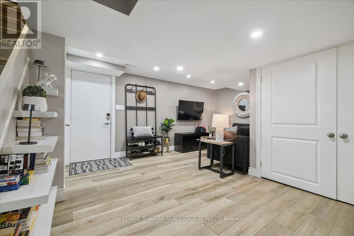 44 SUNVALE PLACE