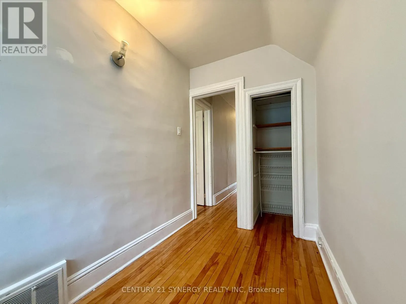 2 - 4 GOULD STREET