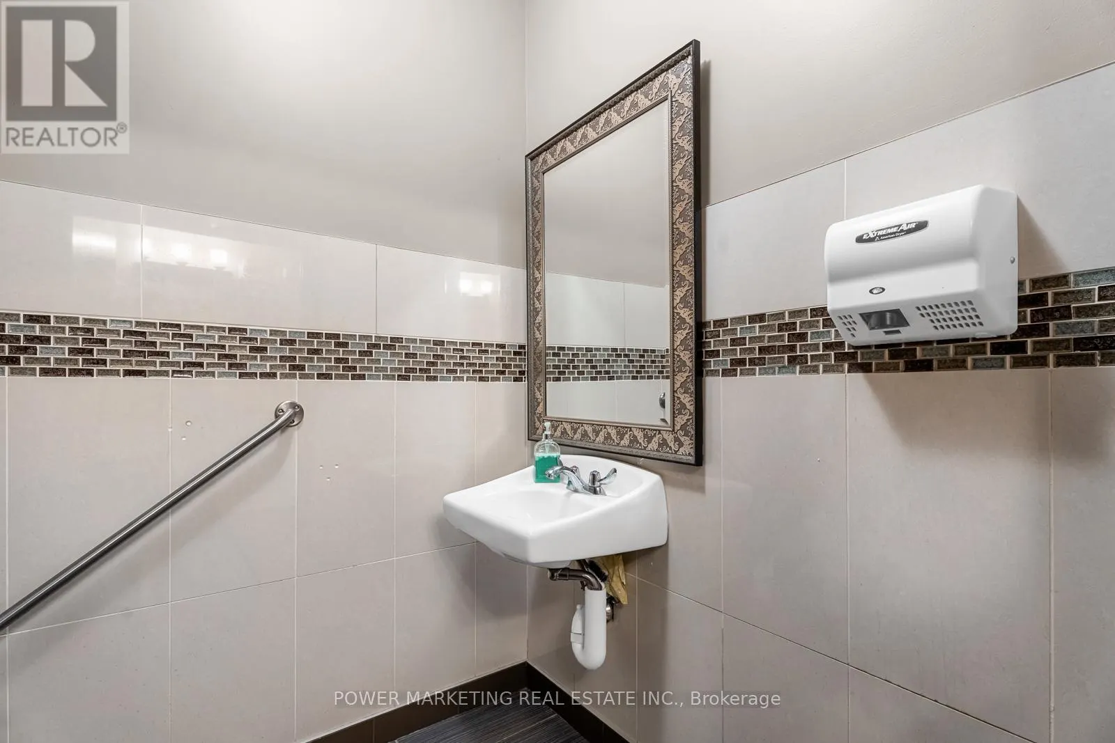 1133 CARP ROAD