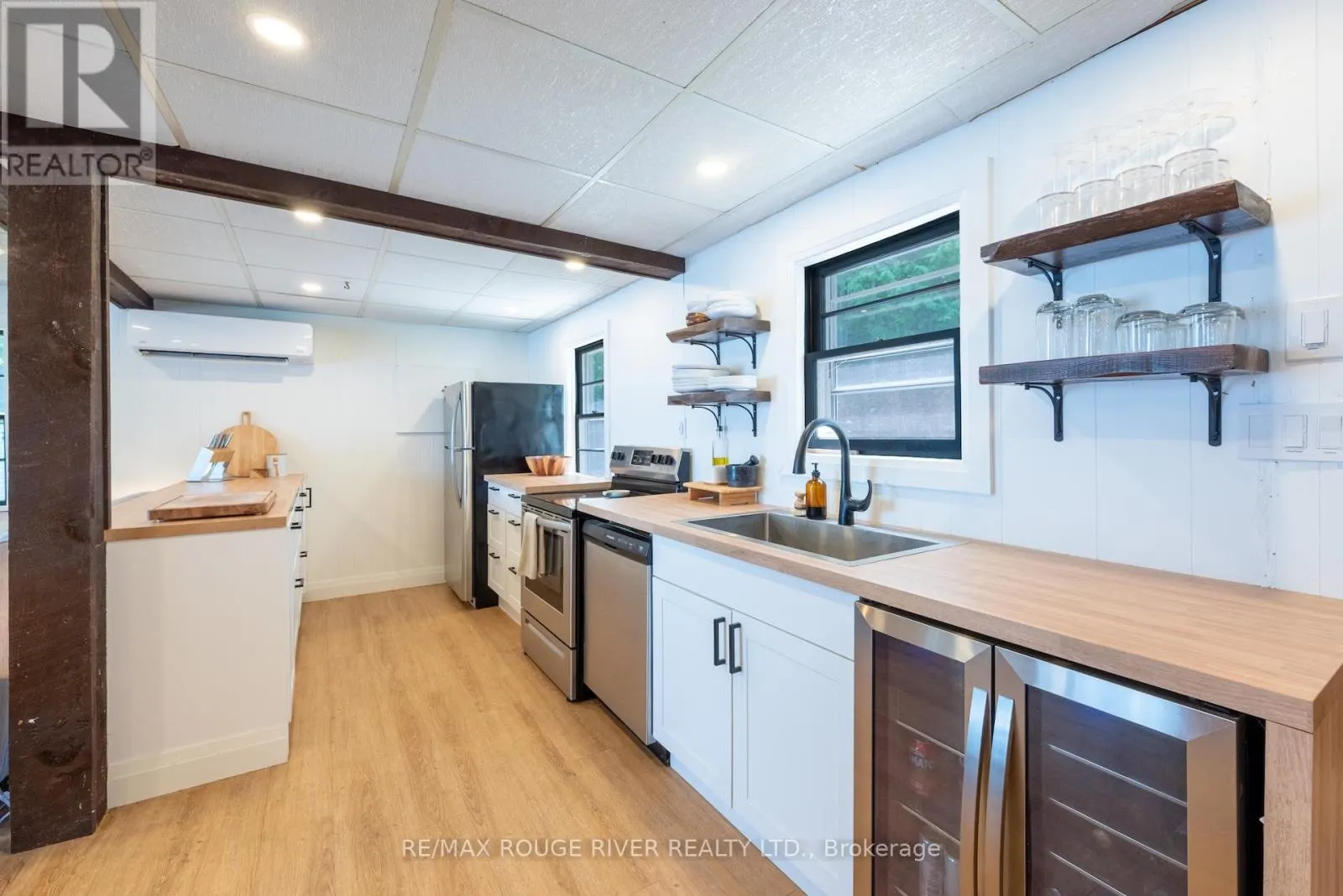 200 - 5248 KING ROAD, #200