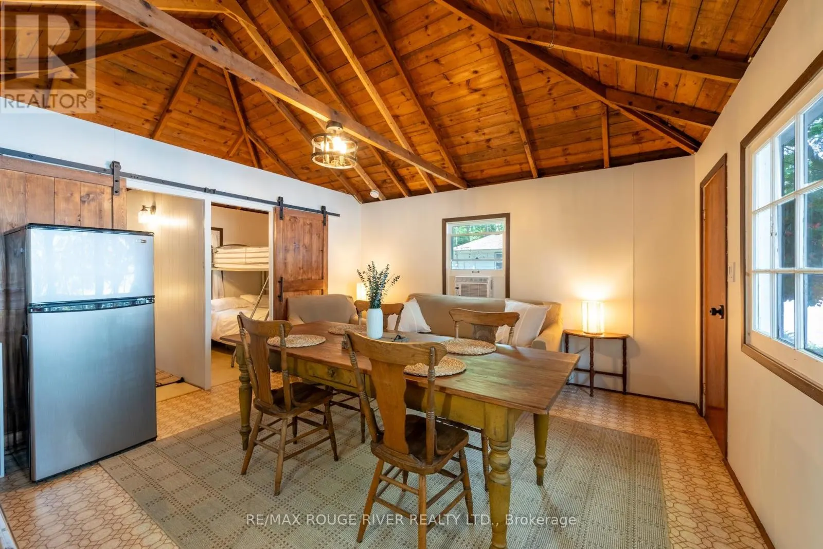 200 - 5248 KING ROAD, #200