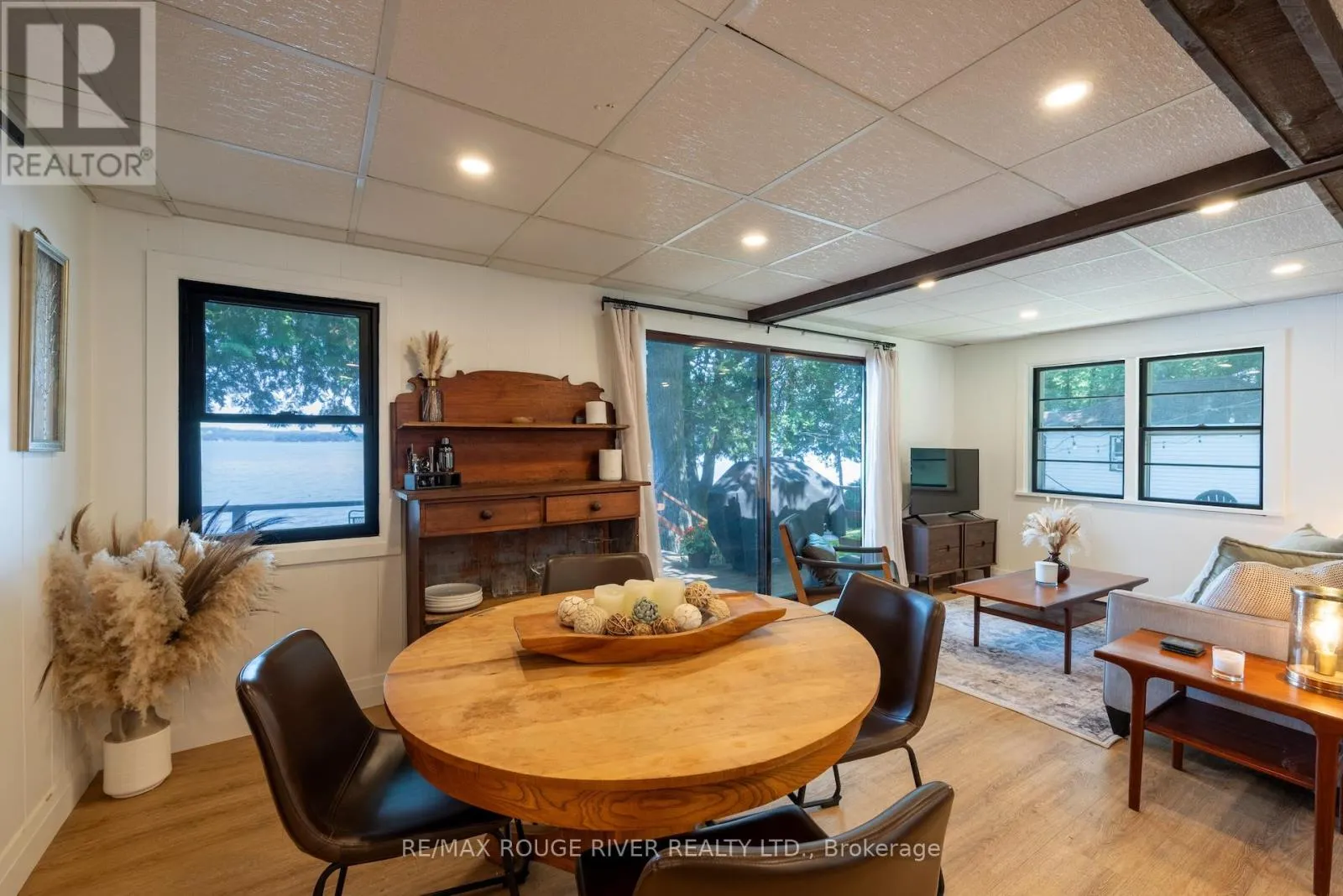 200 - 5248 KING ROAD, #200