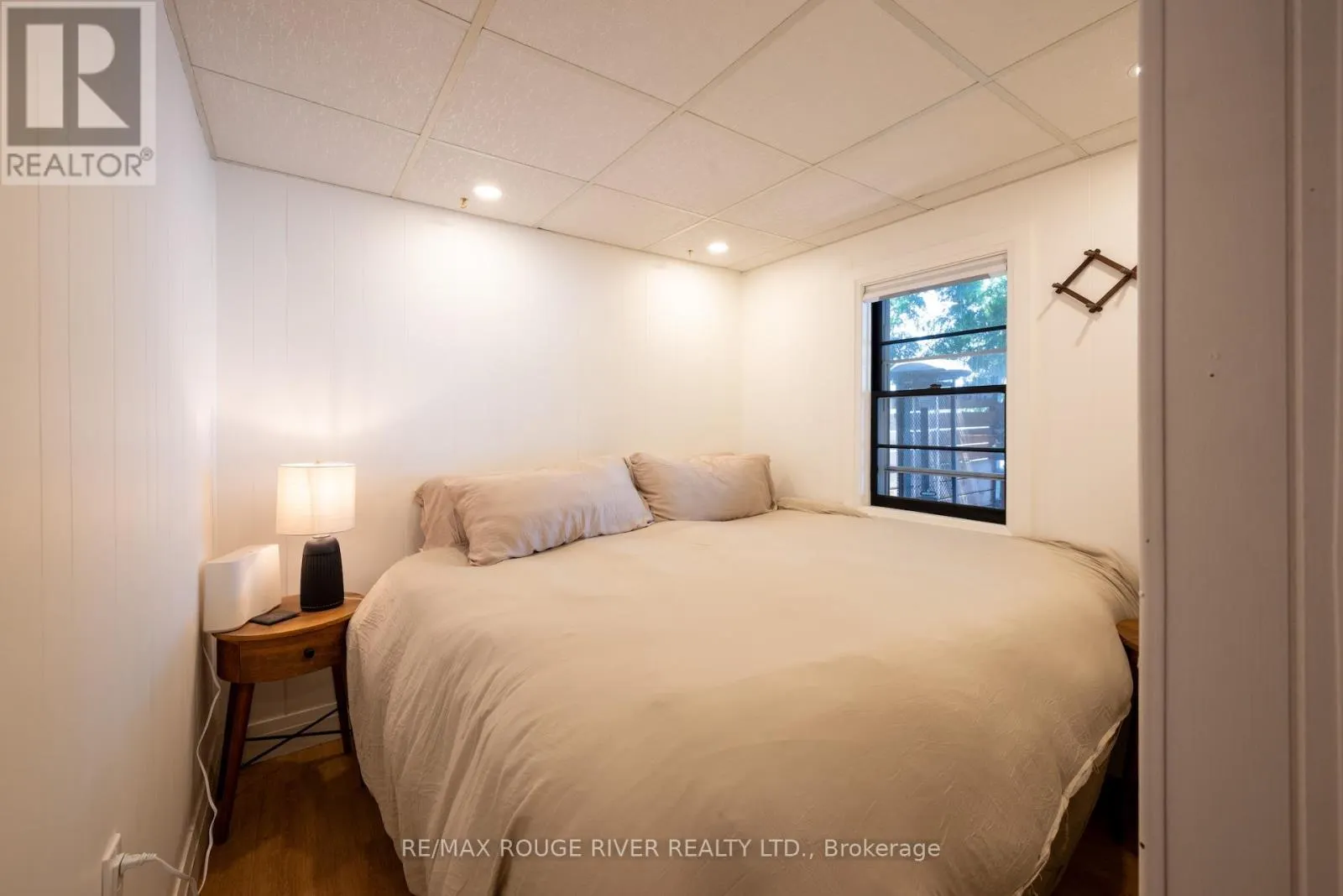 200 - 5248 KING ROAD, #200