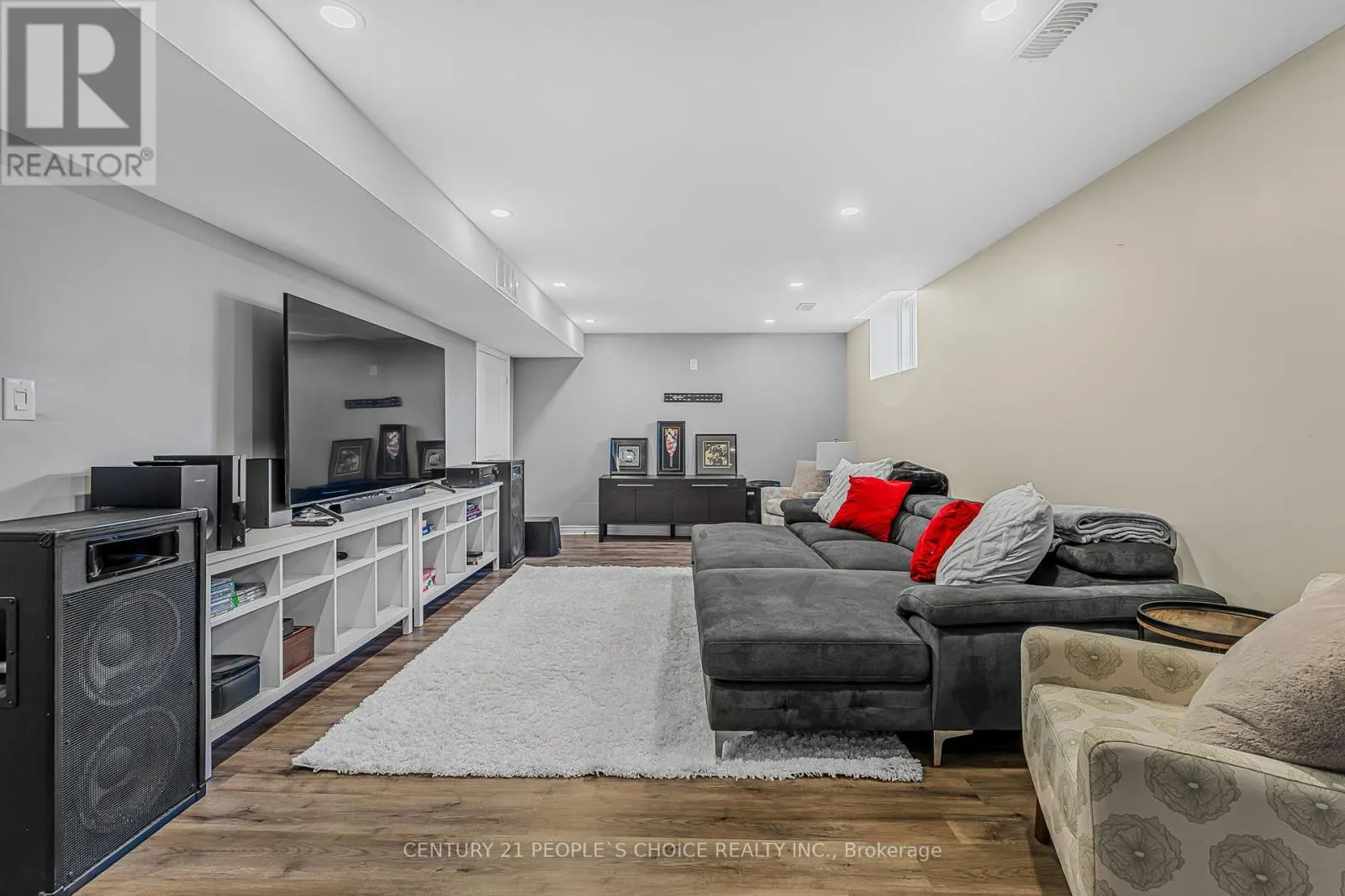 4 RILEY AVENUE