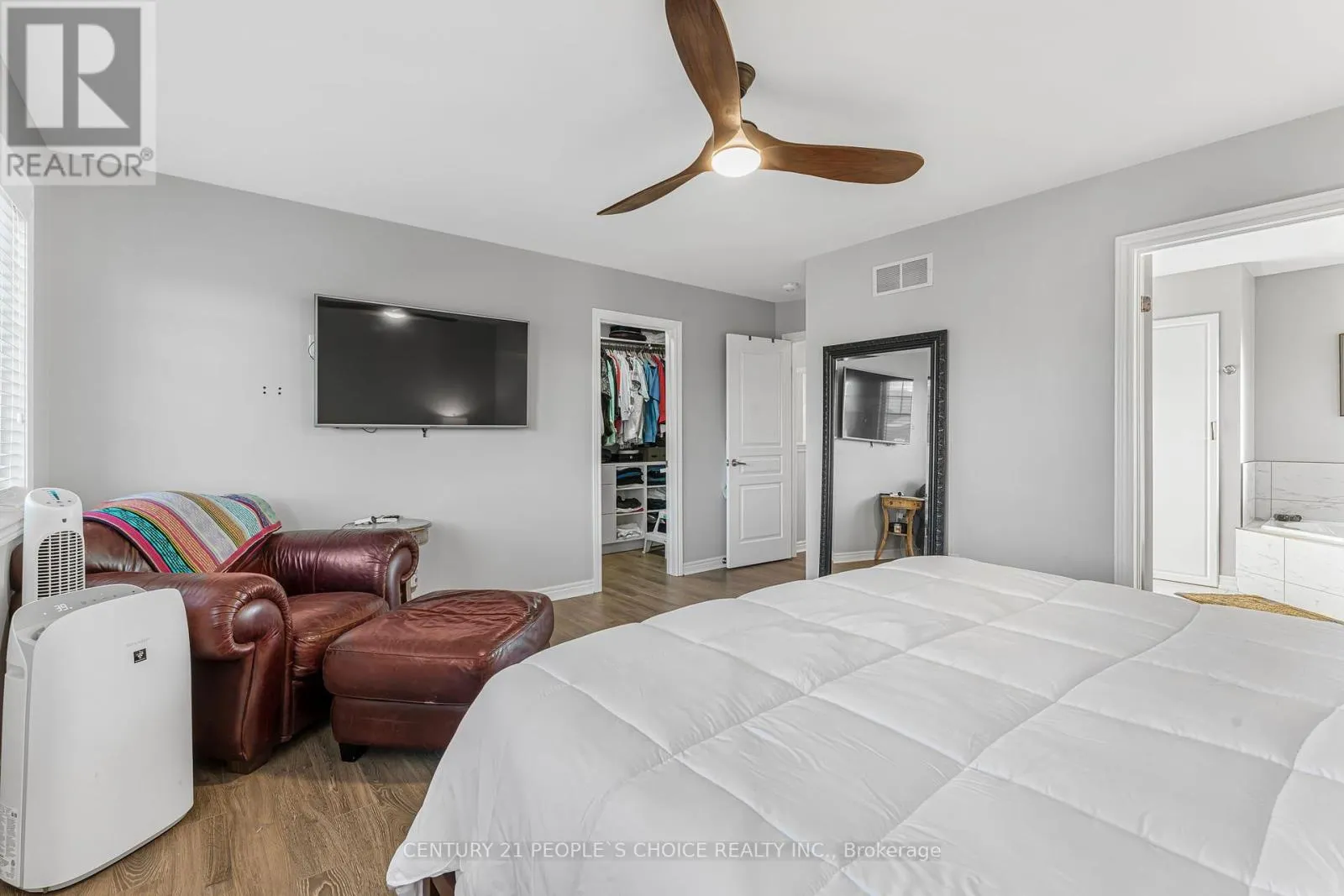 4 RILEY AVENUE