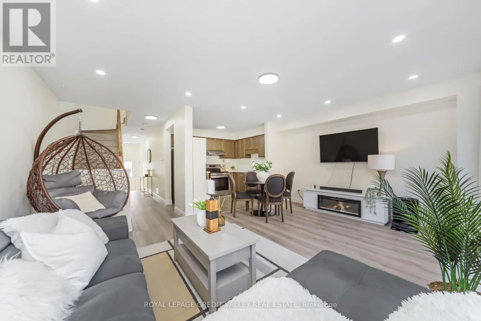 58 ROCKCLIFFE DRIVE