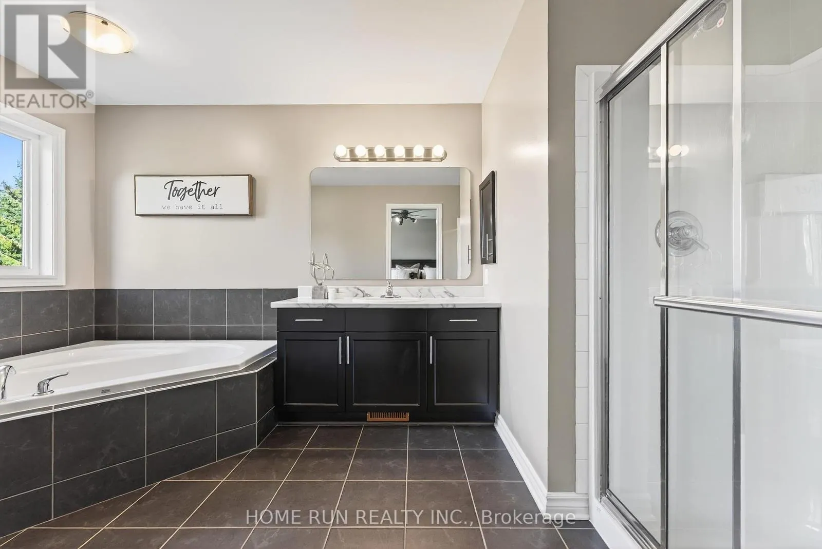 140 KINGHAVEN CRESCENT