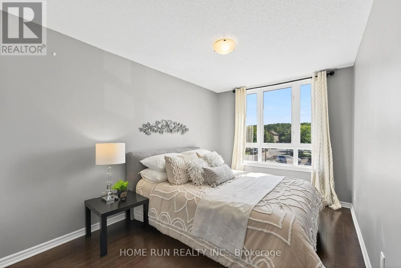 140 KINGHAVEN CRESCENT