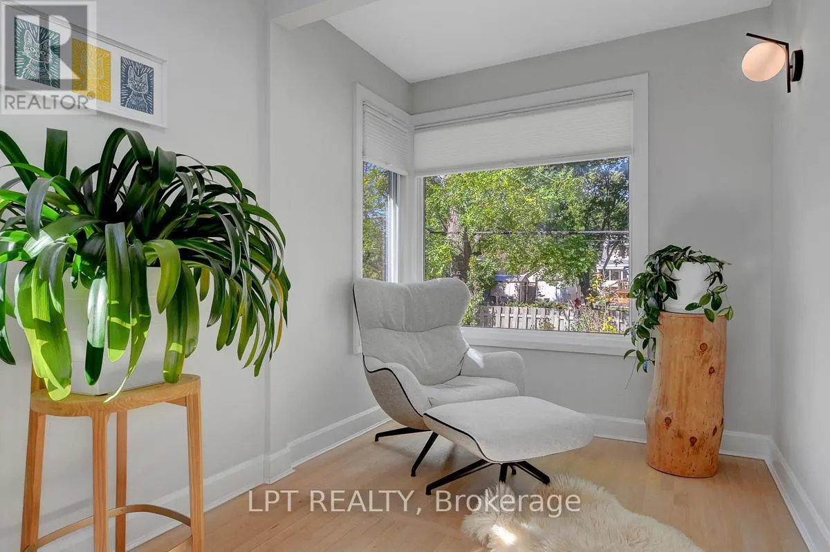 353 MOUNTBATTEN AVENUE