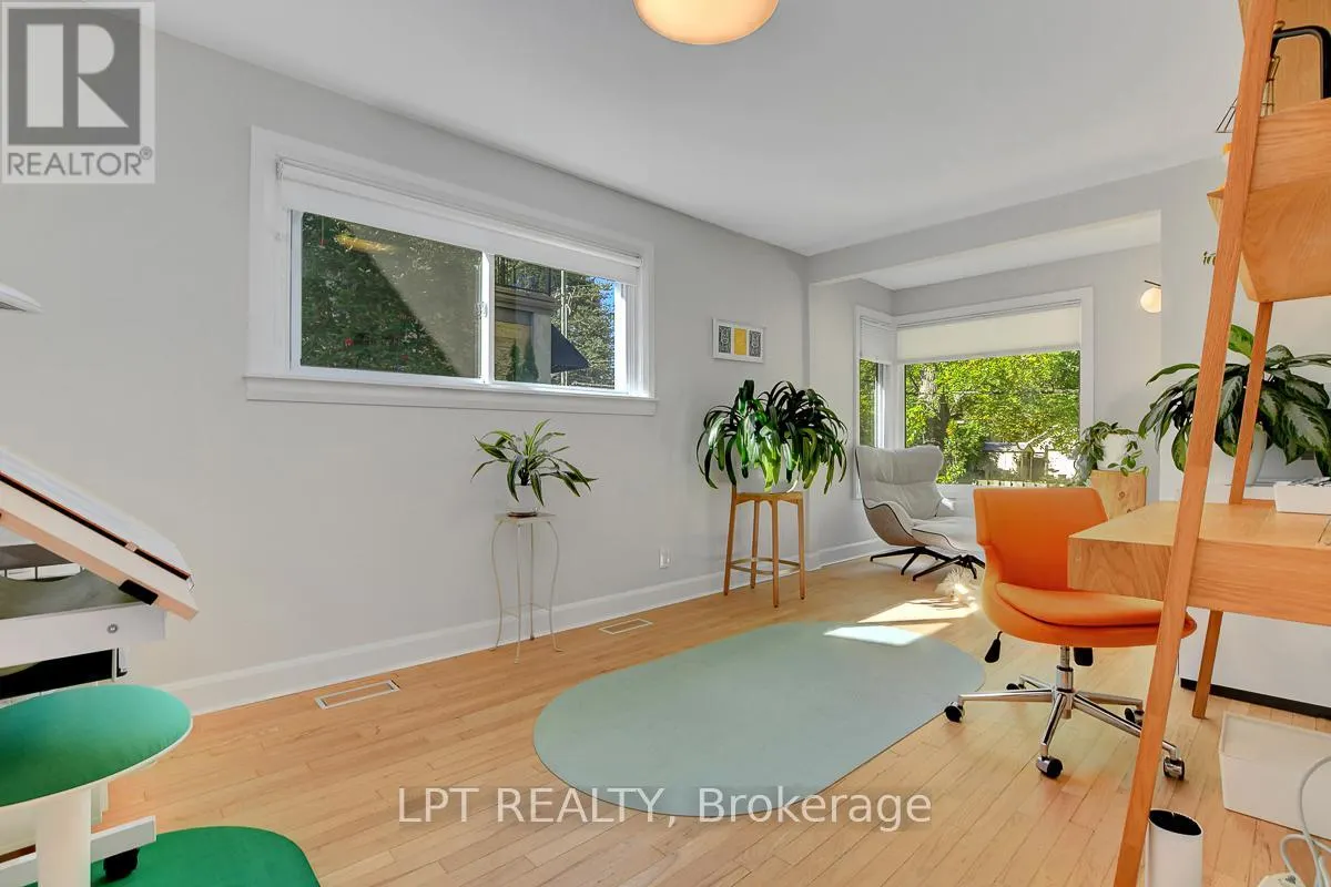 353 MOUNTBATTEN AVENUE