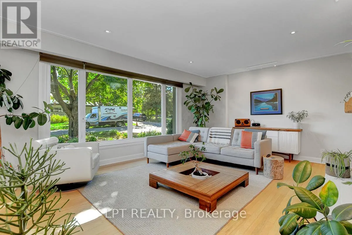 353 MOUNTBATTEN AVENUE