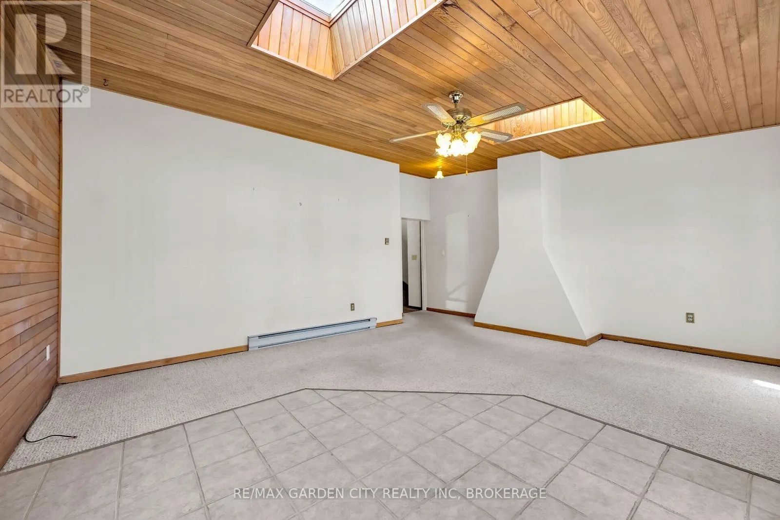 10 MACOOMB DRIVE